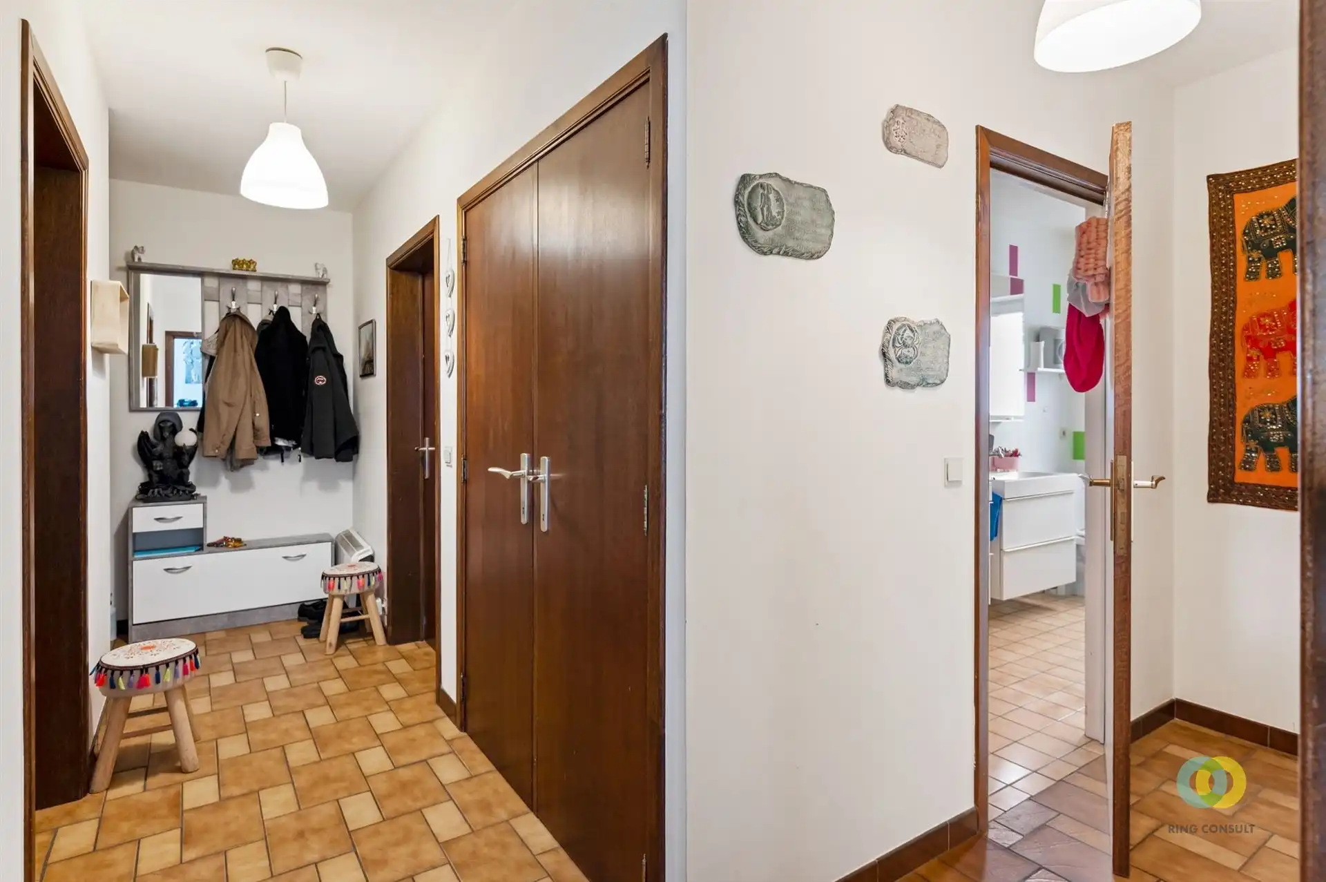 appartementsgebouw met garages foto 12