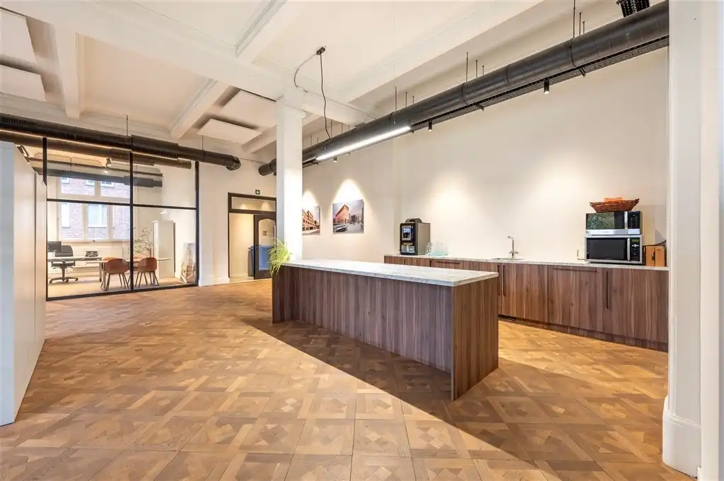 Instapklaar kantoor te huur op unieke locatie - 579m² foto 21