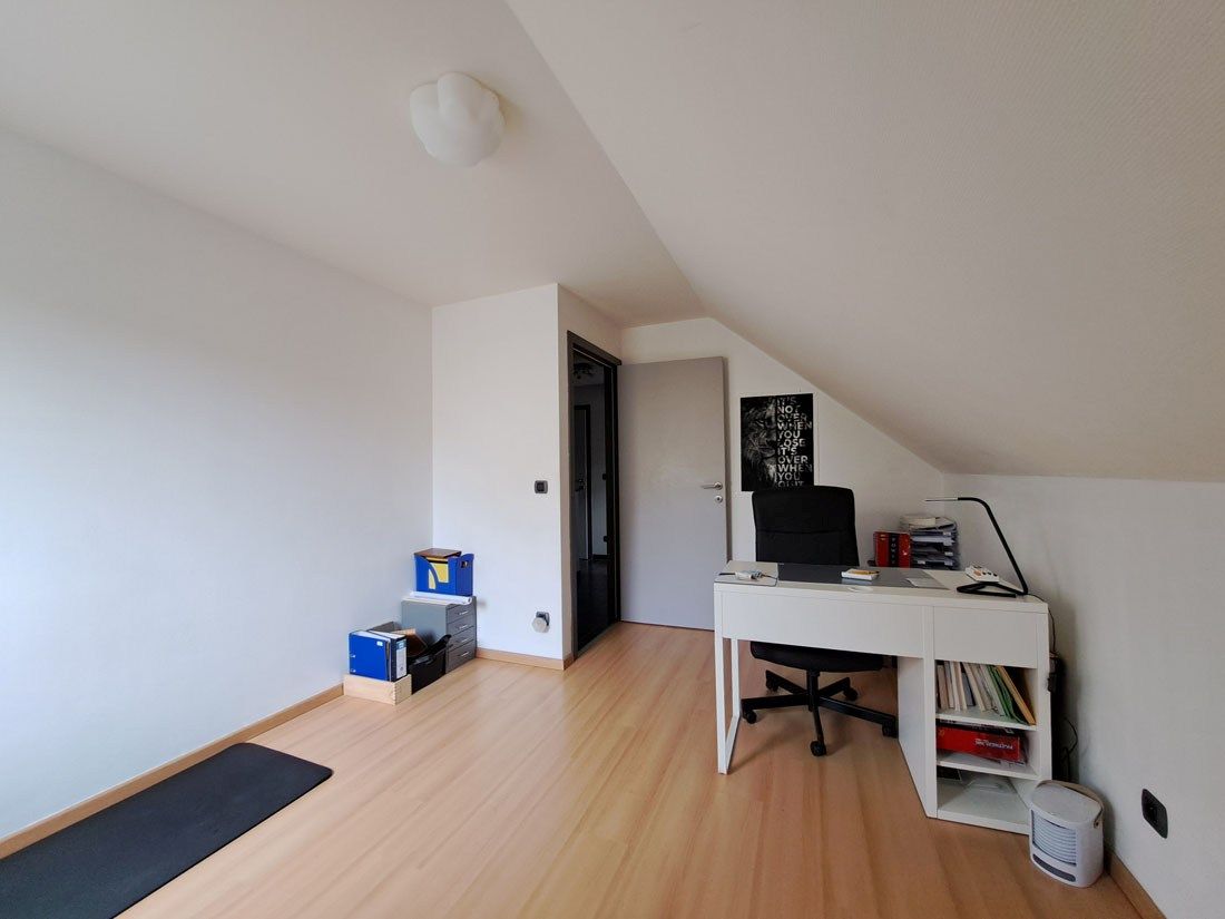 Eigentijdse driegevelwoning te Oudsbergen foto 9