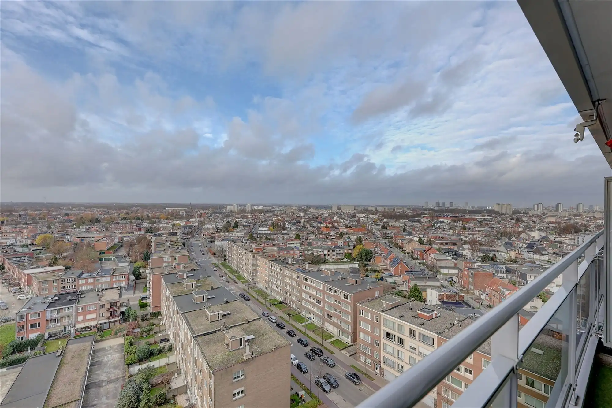 Appartement met 2 slaapkamers en twee terrassen foto 15