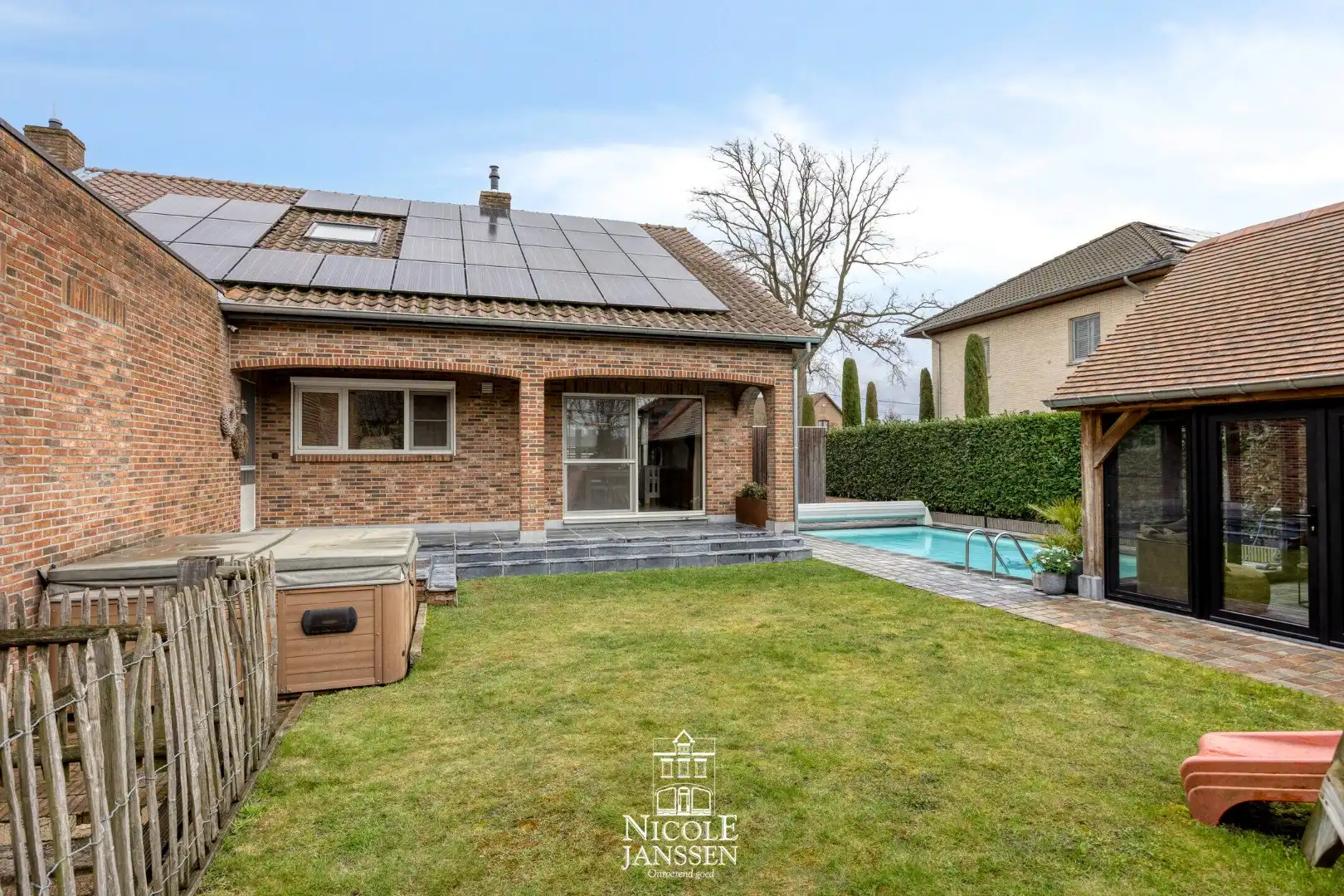 Ruime gezinswoning foto 39