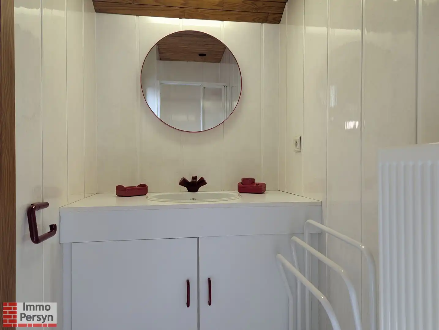 Ruime woning midden in een groene omgeving foto 22