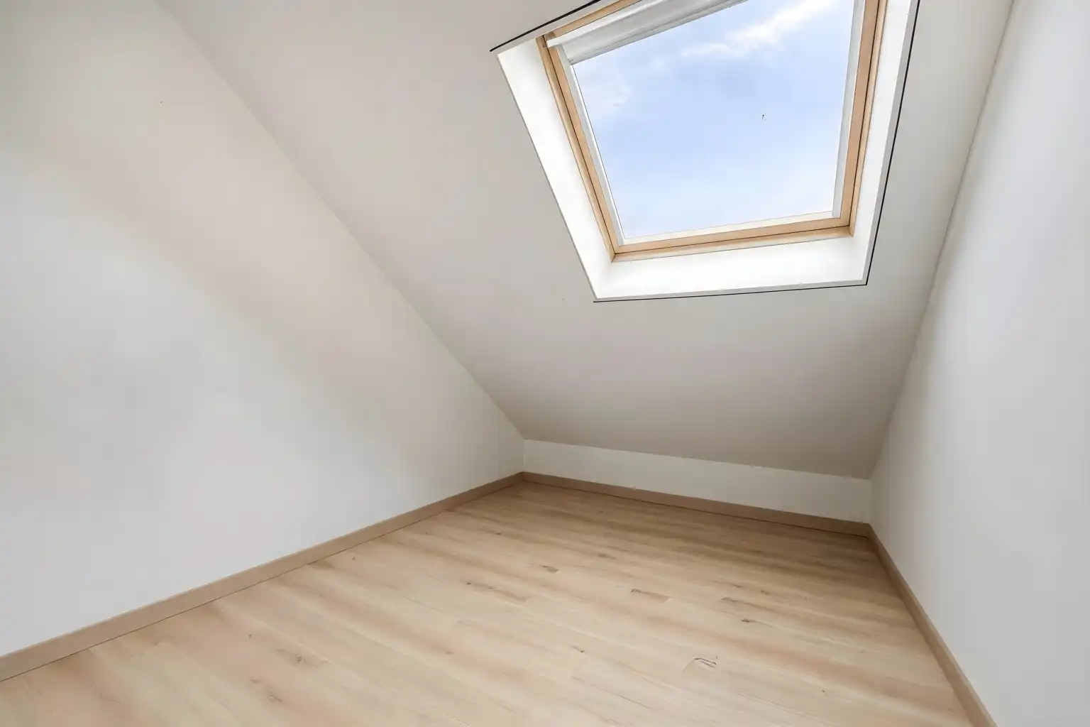 Instapklare woning in doodlopende straat te Vertrijk foto 18