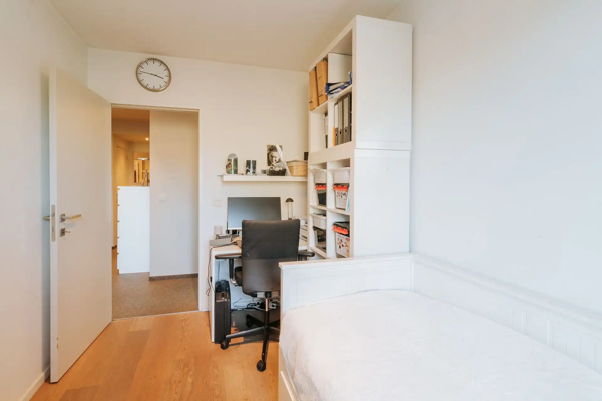 Instapklaar gelijkvloersappartement met tuin en garagebox foto 24