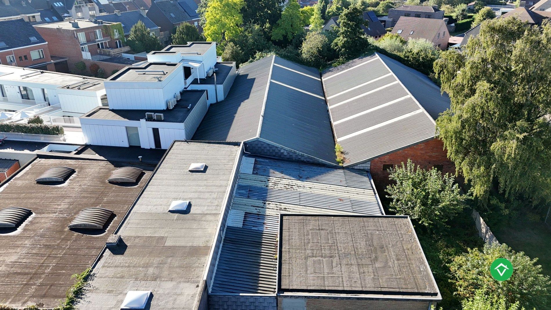 Ruime opslagruimte met uitstekende ligging en maximale visibiliteit in Torhout foto 3
