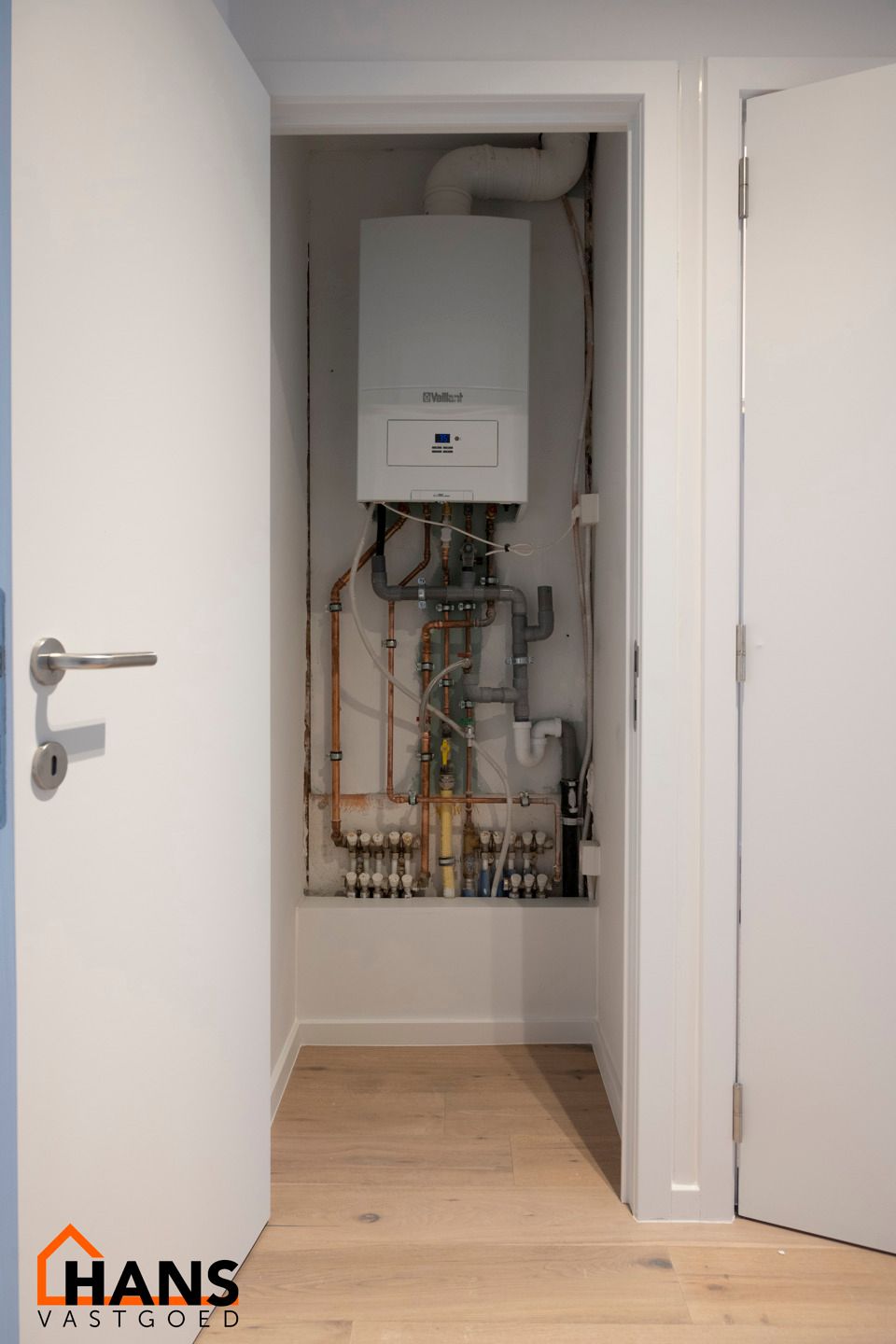 Gerenoveerd appartement met 2 slaapkamers foto 10