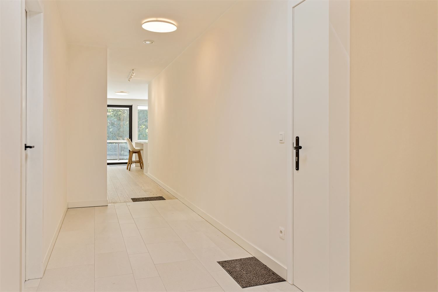 LUXUEUZE PENTHOUSE MET GARAGE TE DIEST! foto 3