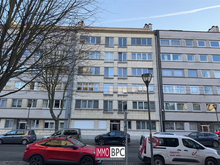 Volledig gereonveerd Appartement met 2 slk. foto 33