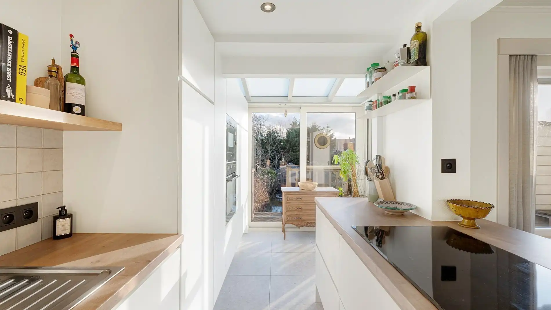 Schitterend huis met garage en tuin te Lissewege foto 7