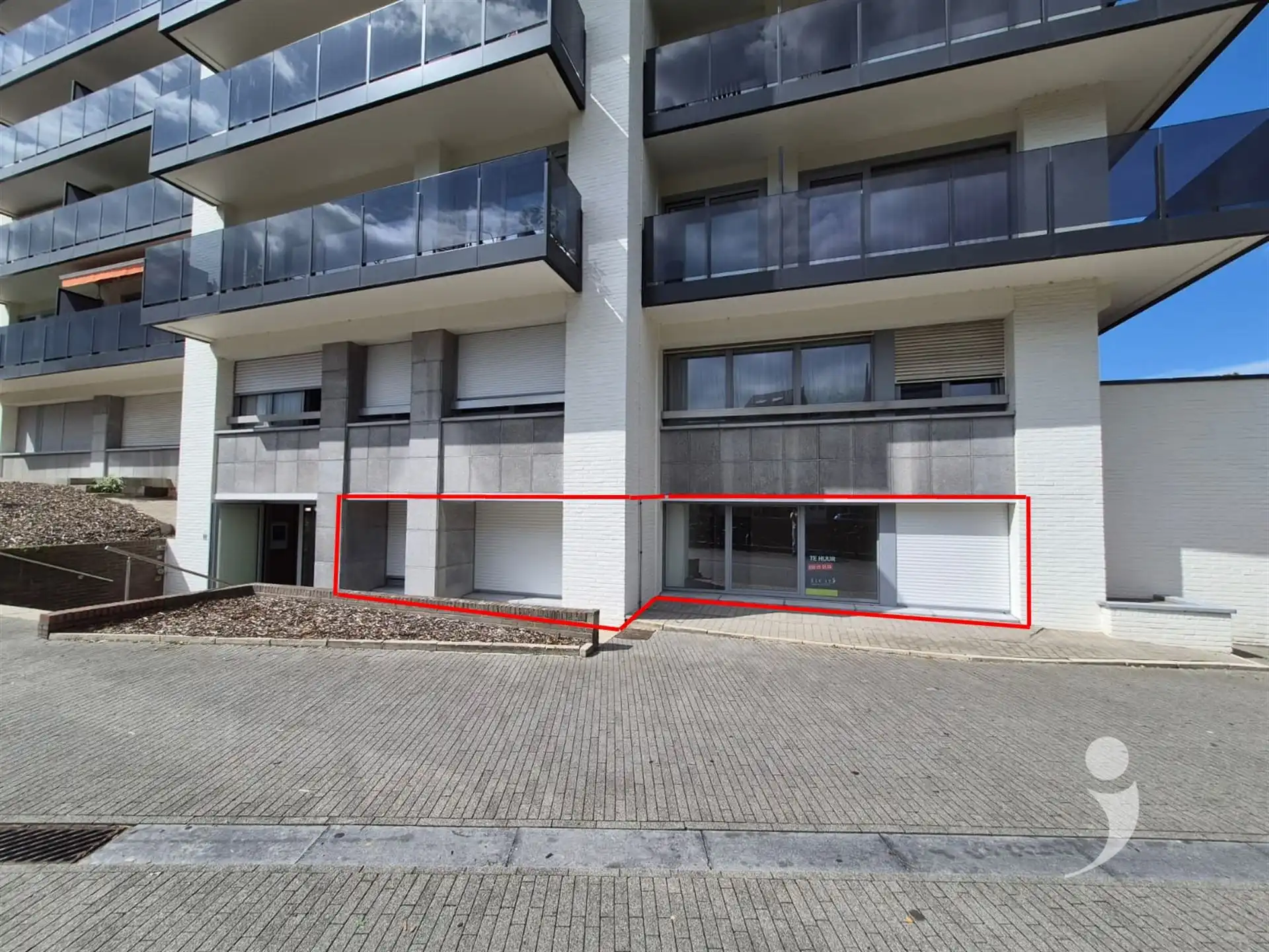 Gelijkvloers appartement foto {{pictureIndex}}