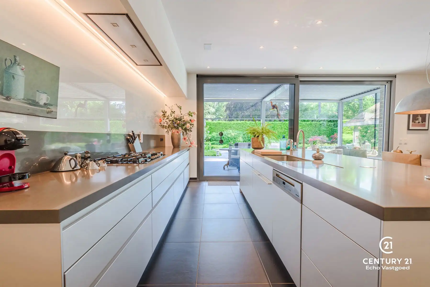 Exclusieve onderhouden architectenvilla in villawijk De Lint foto 12