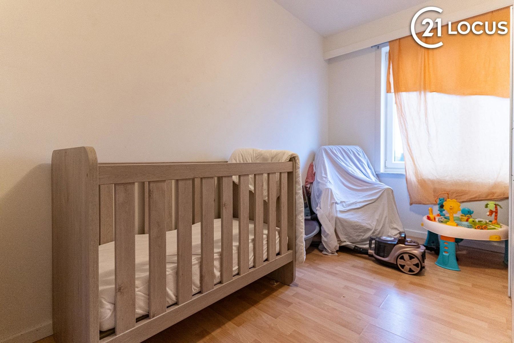 Ruim, Lichtrijk Appartement met Prachtig Uitzicht in Beveren foto 8