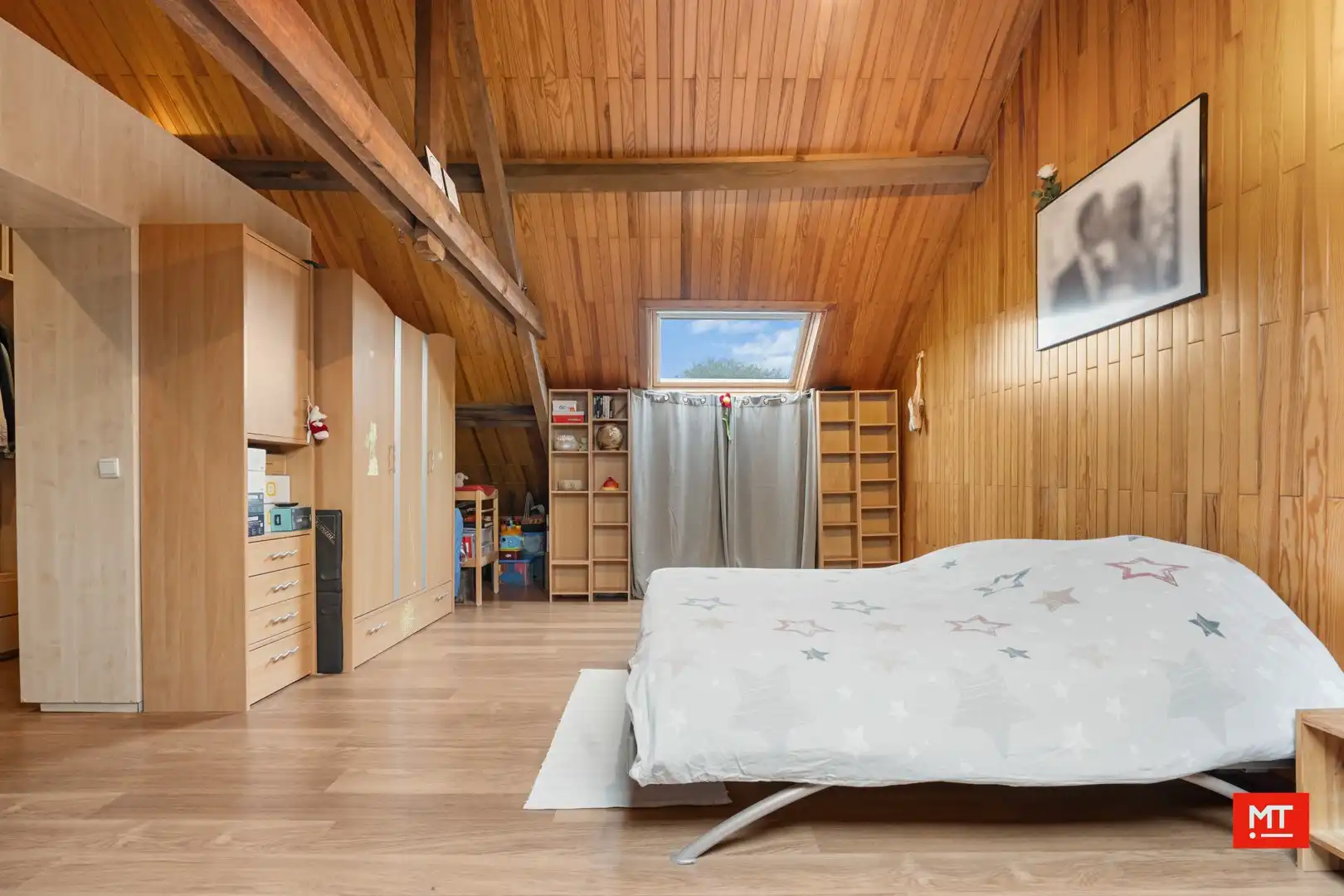 Instapklare woning met 4 slaapkamers en stadskoer in hartje Wervik foto 14