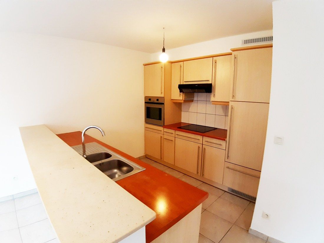 Gunstig gelegen duplex appartement te Genk foto 5