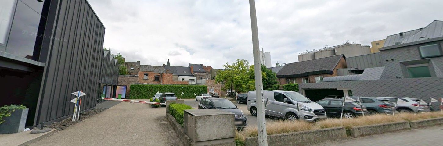 BAANWINKEL MET PARKING OP TOPLOCATIE foto 4