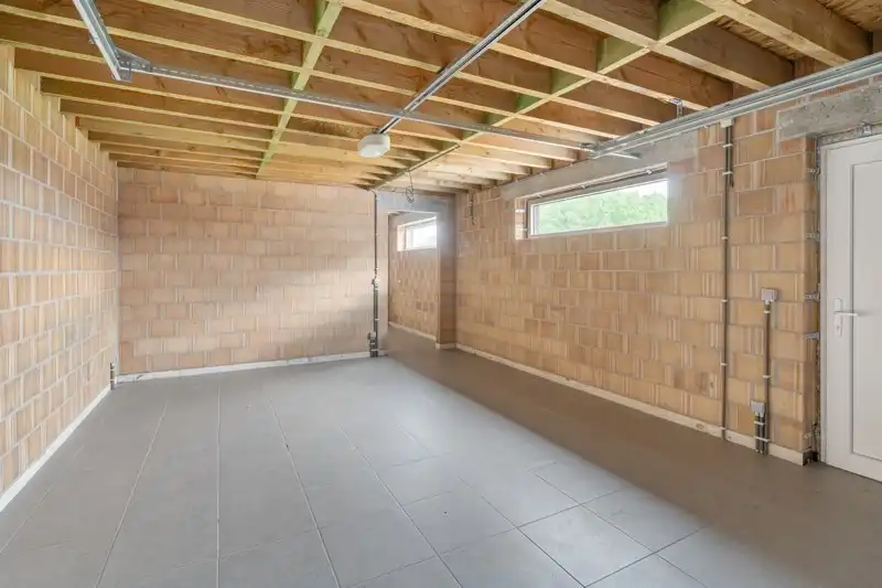 Totaal gerenoveerde woning op een perceel van 11are foto 15