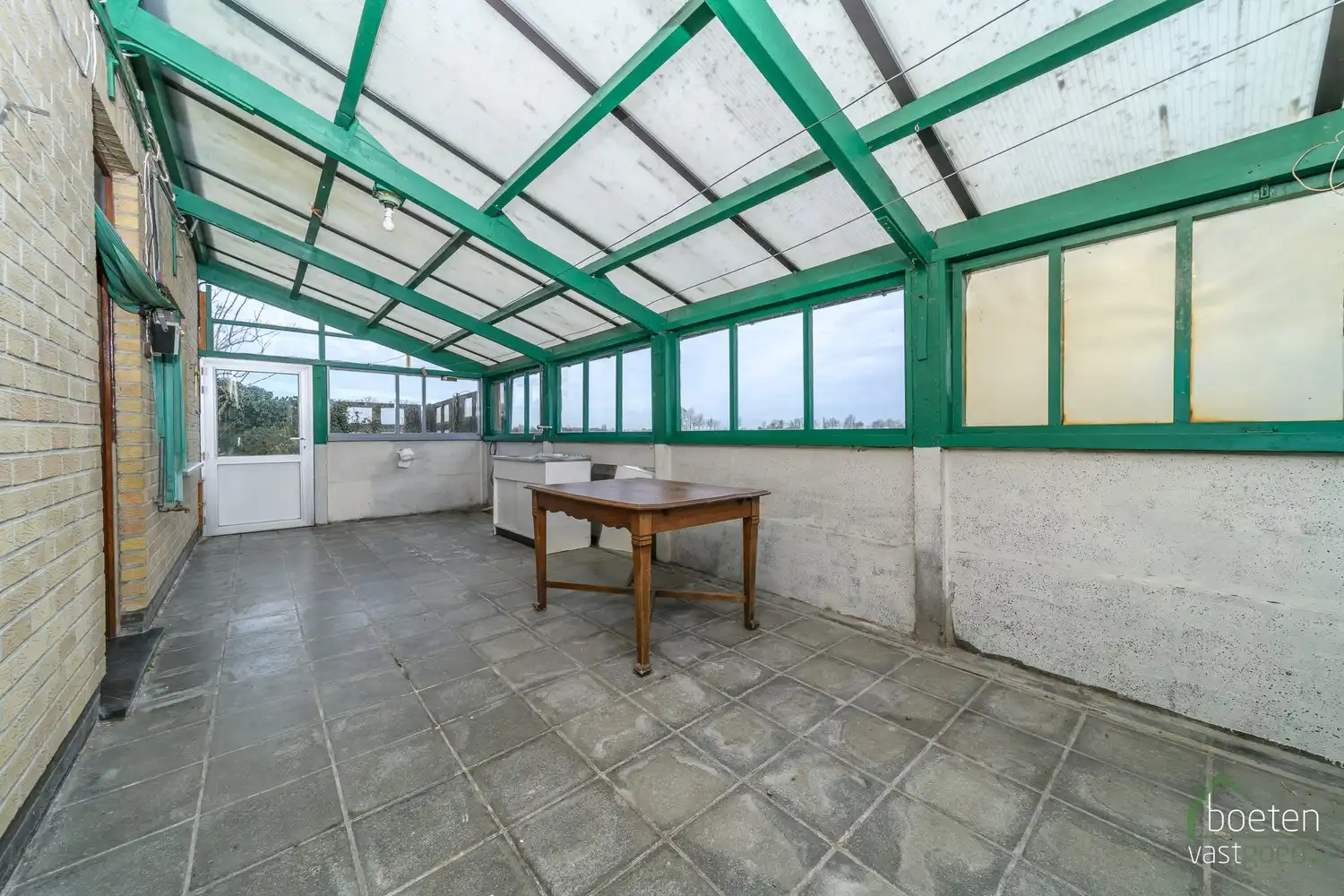 Steenkerke: Prachtig gelegen landhuis langs de Lo-vaart tussen Veurne en Alveringem op 38a 90ca grondopp. foto 13