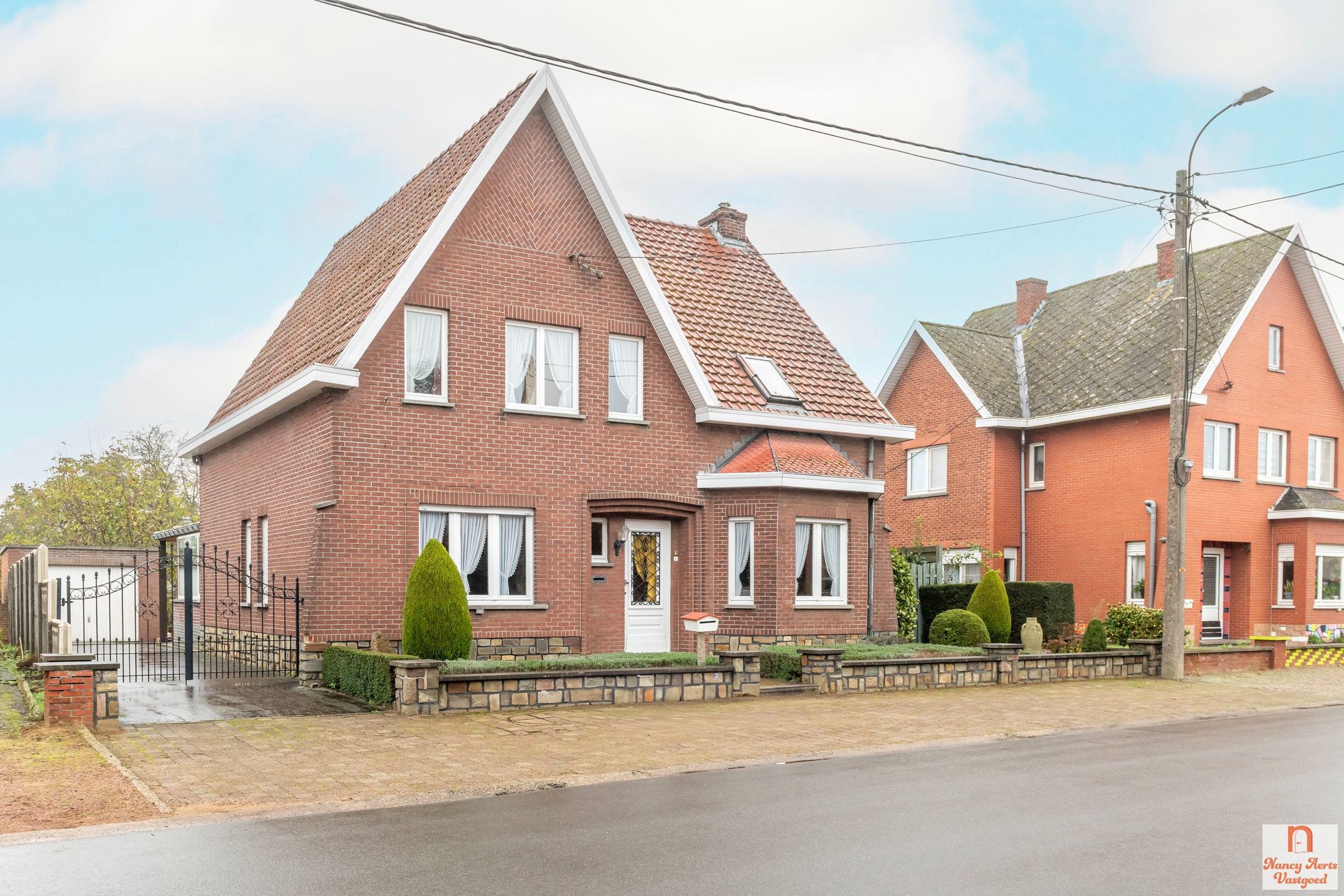 Ruime, verzorgde vrijstaande woning in het hart van Schaffen foto {{pictureIndex}}