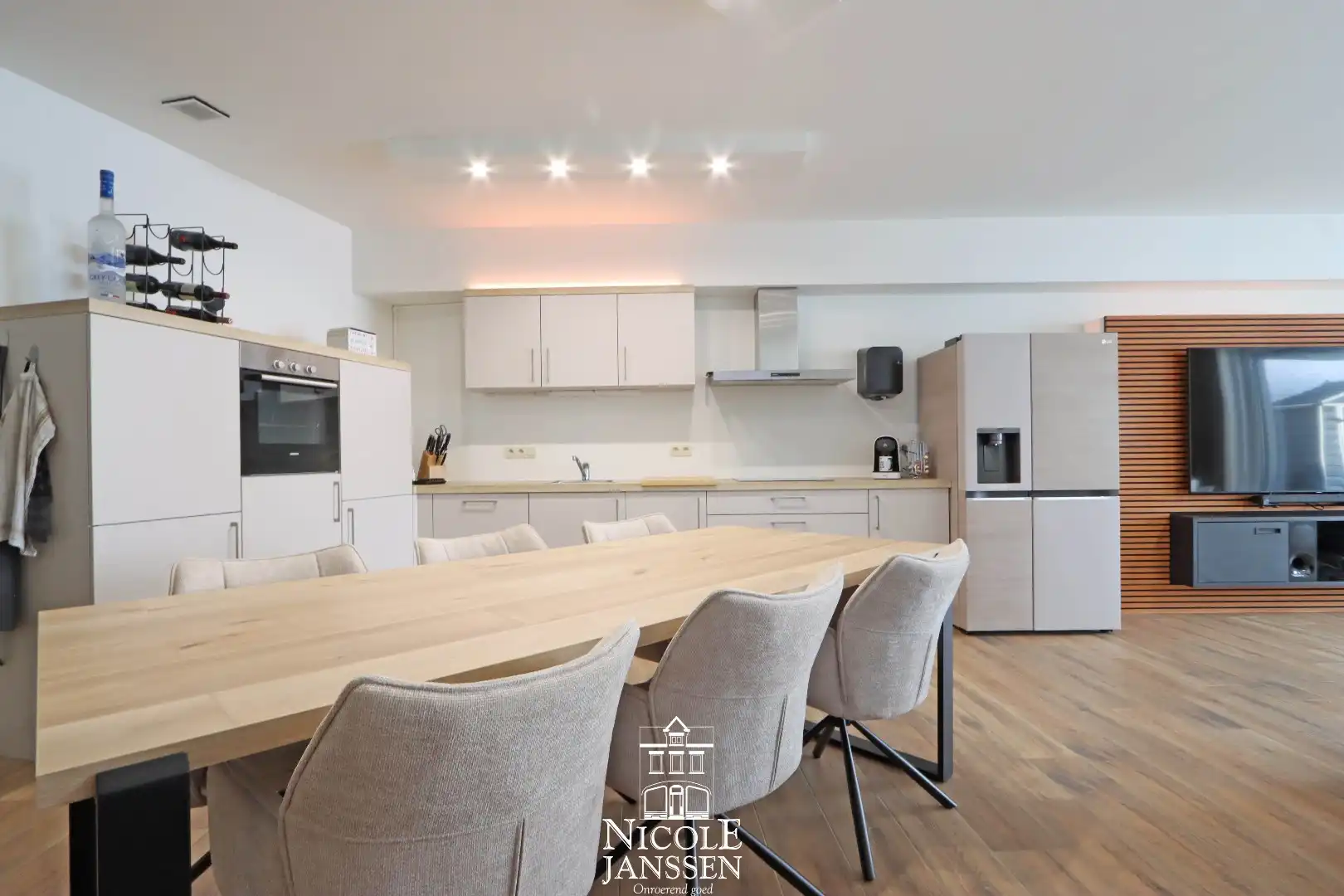 Mooi, gelijkvloers appartement met terras en tuin foto 9