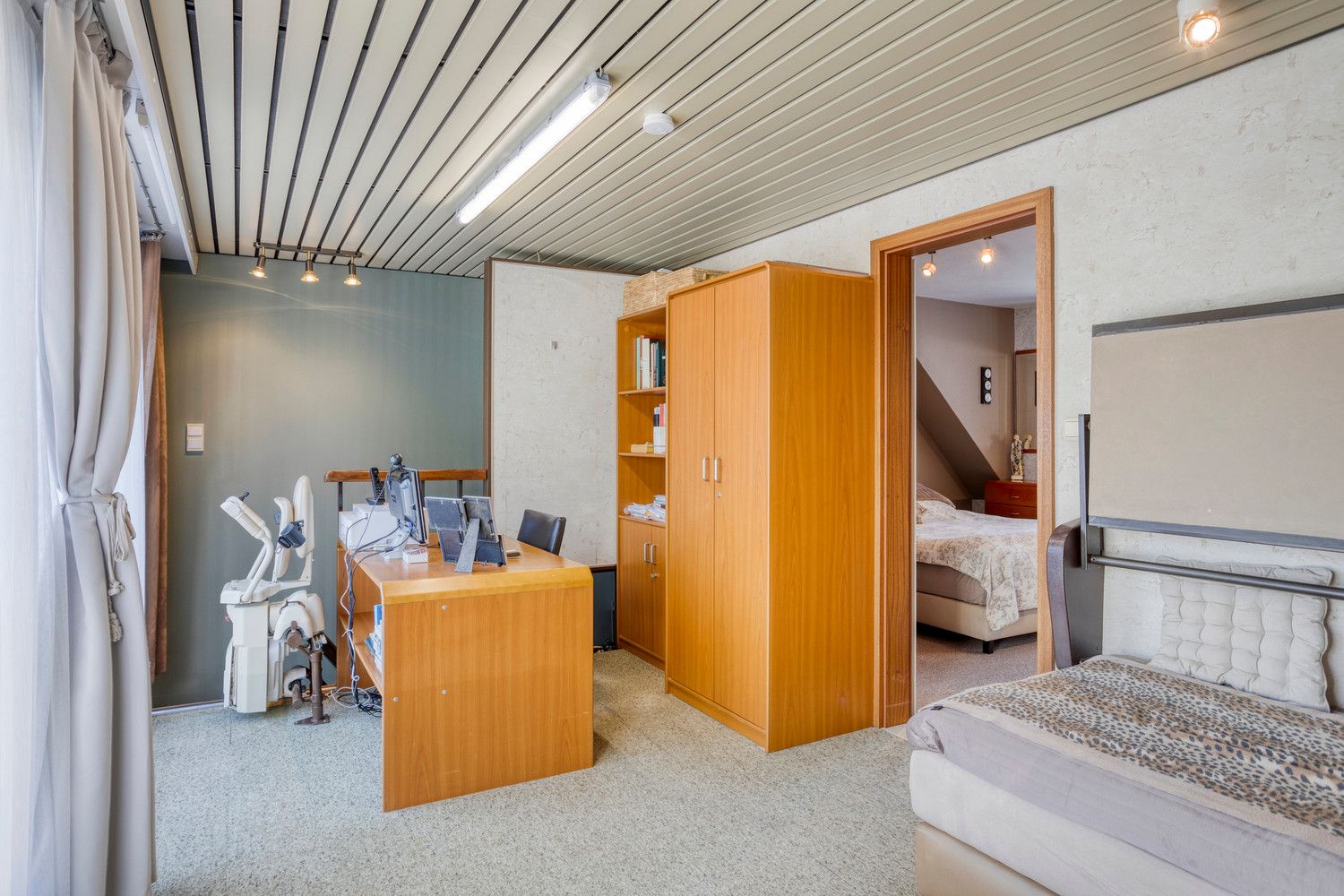 Unieke woning aan het Mertensplein met grote garage, 2 terrassen en tuin! foto 25