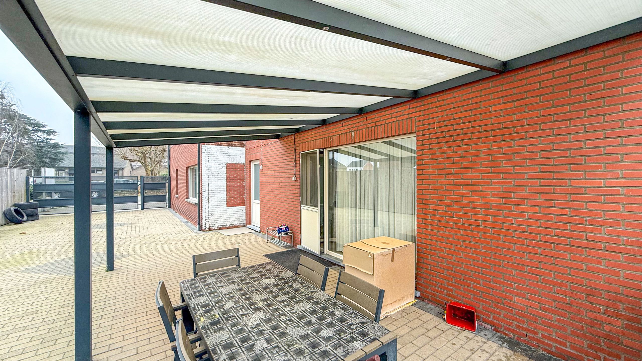 Ruime halfopen woning te huur met grote omheinde tuin! foto 35