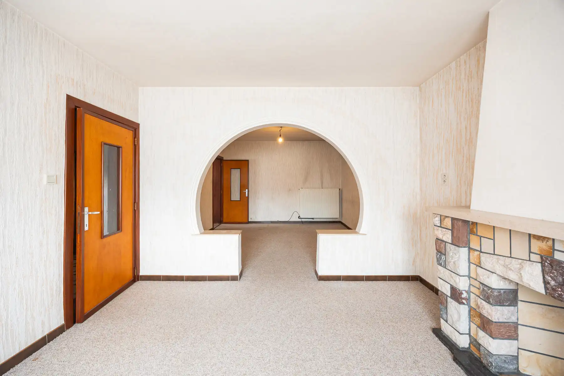 Karakterwoning met veel renovatiepotentieel op toplocatie foto 6