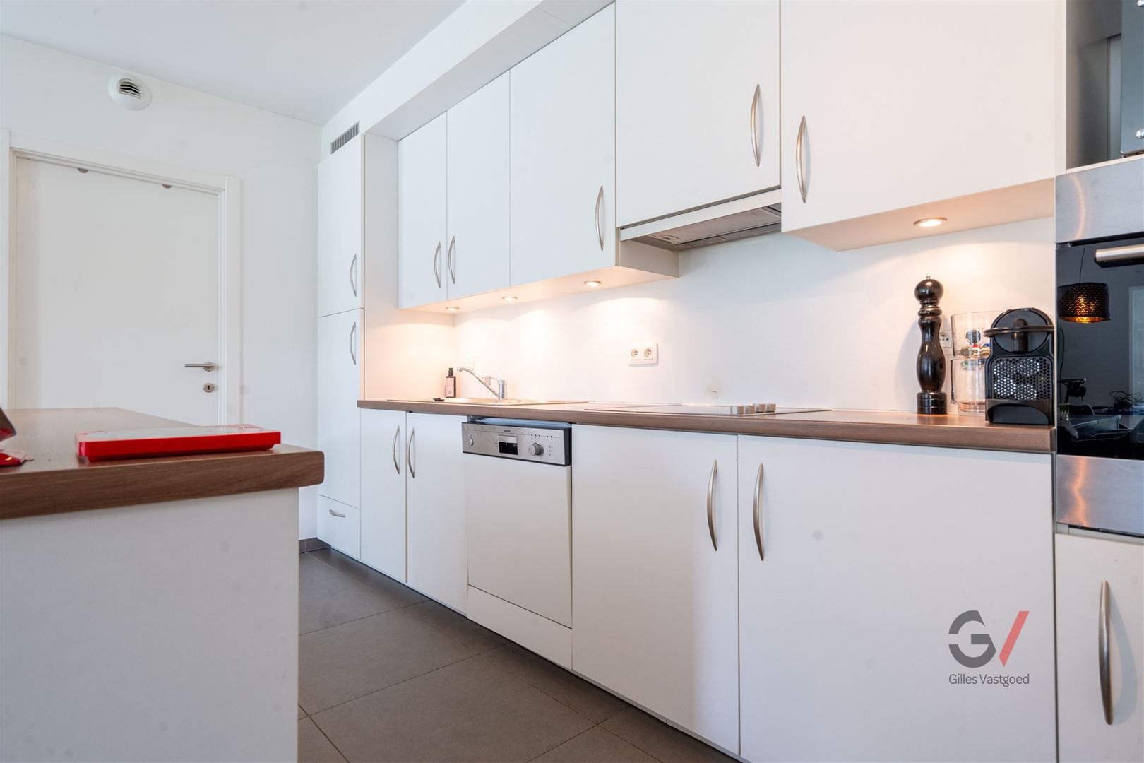 Stijlvol appartement met privé tuin & terras  foto 3