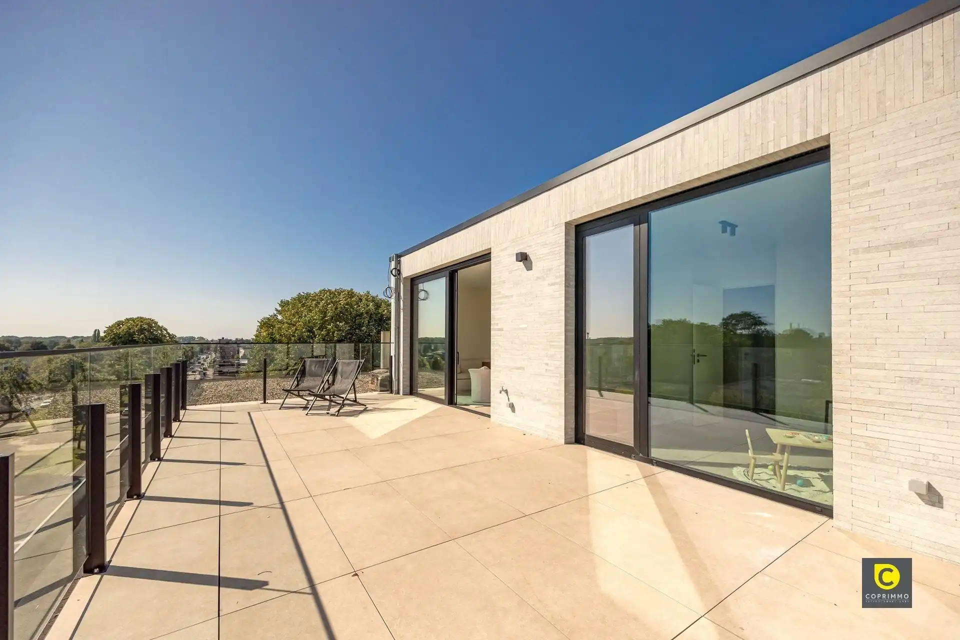 Luxueus nieuwbouw penthouse met giga terras foto 5