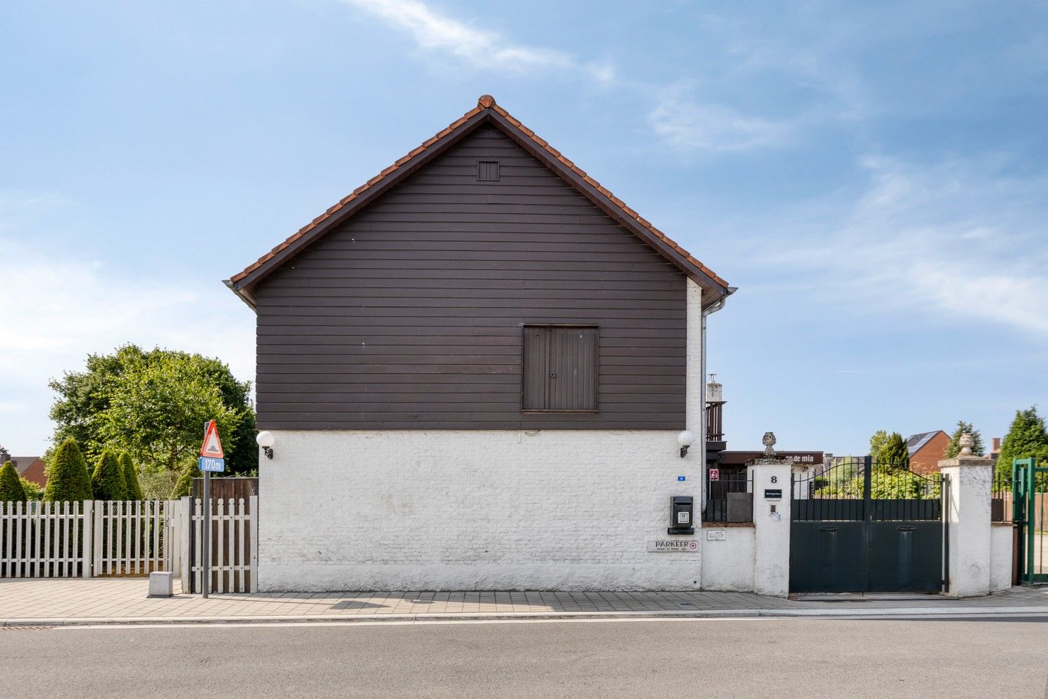 Karaktervolle woning op ruim perceel in Neerharen/Lanaken foto 5