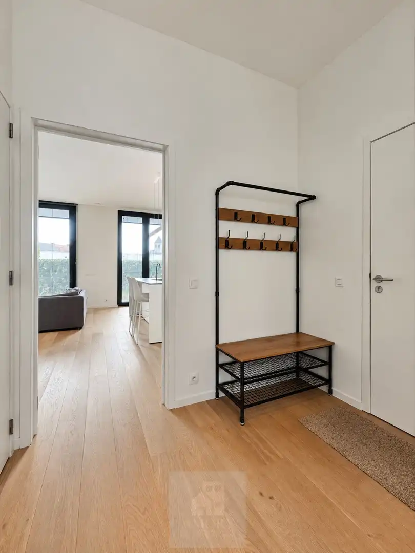 Recent gelijkvloers 2-slaapkamerappartement met tuin aan de Leieboorden foto 9