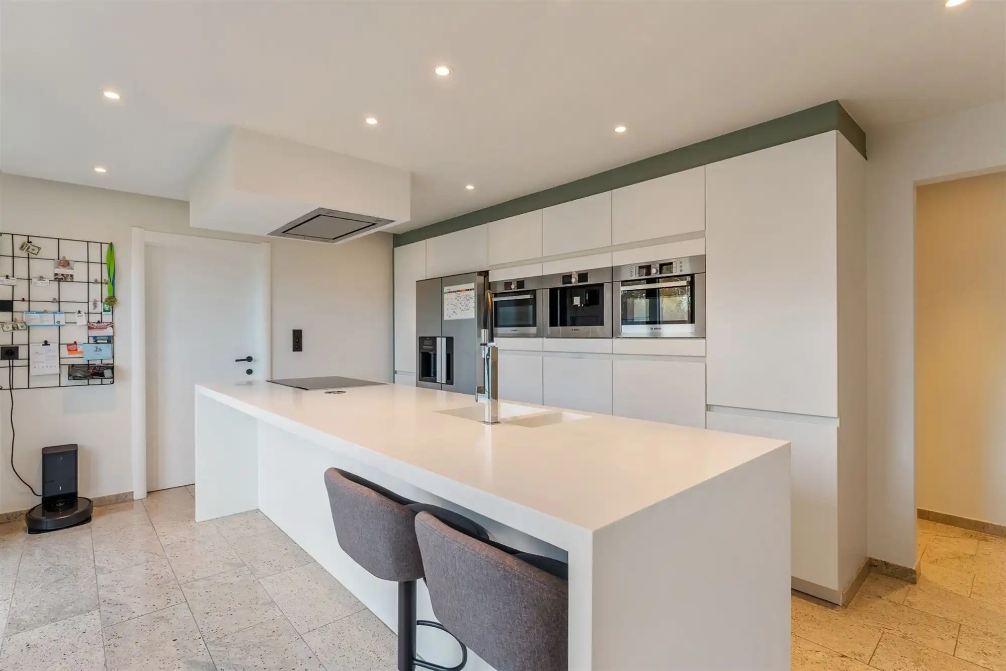 MOOI GERENOVEERDE WONING MET 4 SLAAPKAMERS OP RUSTIGE LIGGING VLAKBIJ KOERSEL CENTRUM foto 8