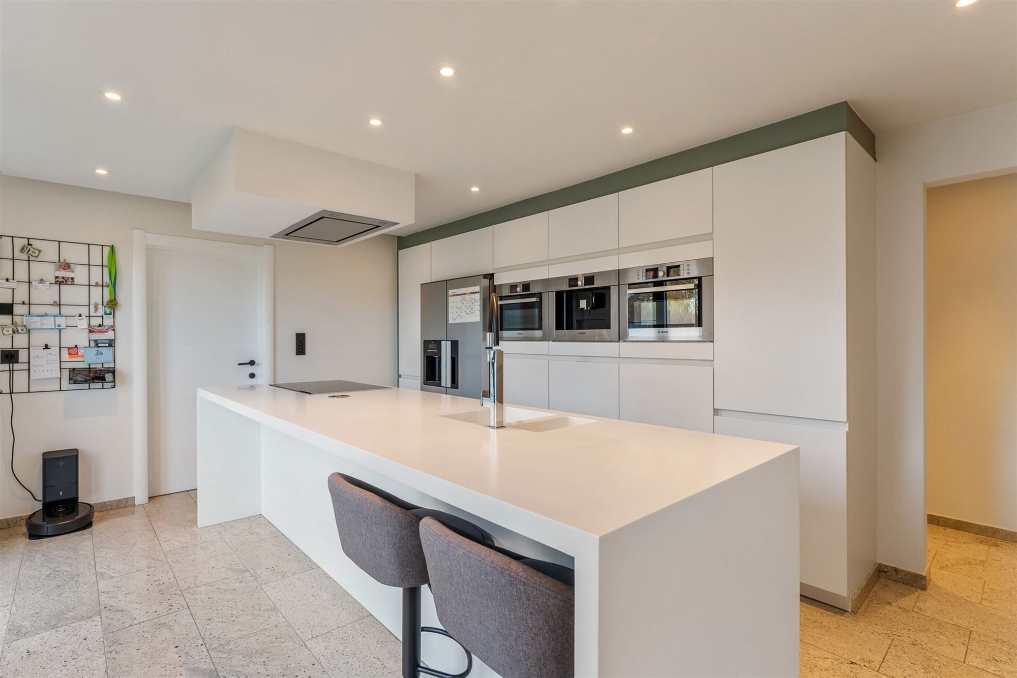 MOOI GERENOVEERDE WONING MET 4 SLAAPKAMERS OP RUSTIGE LIGGING VLAKBIJ KOERSEL CENTRUM foto 8