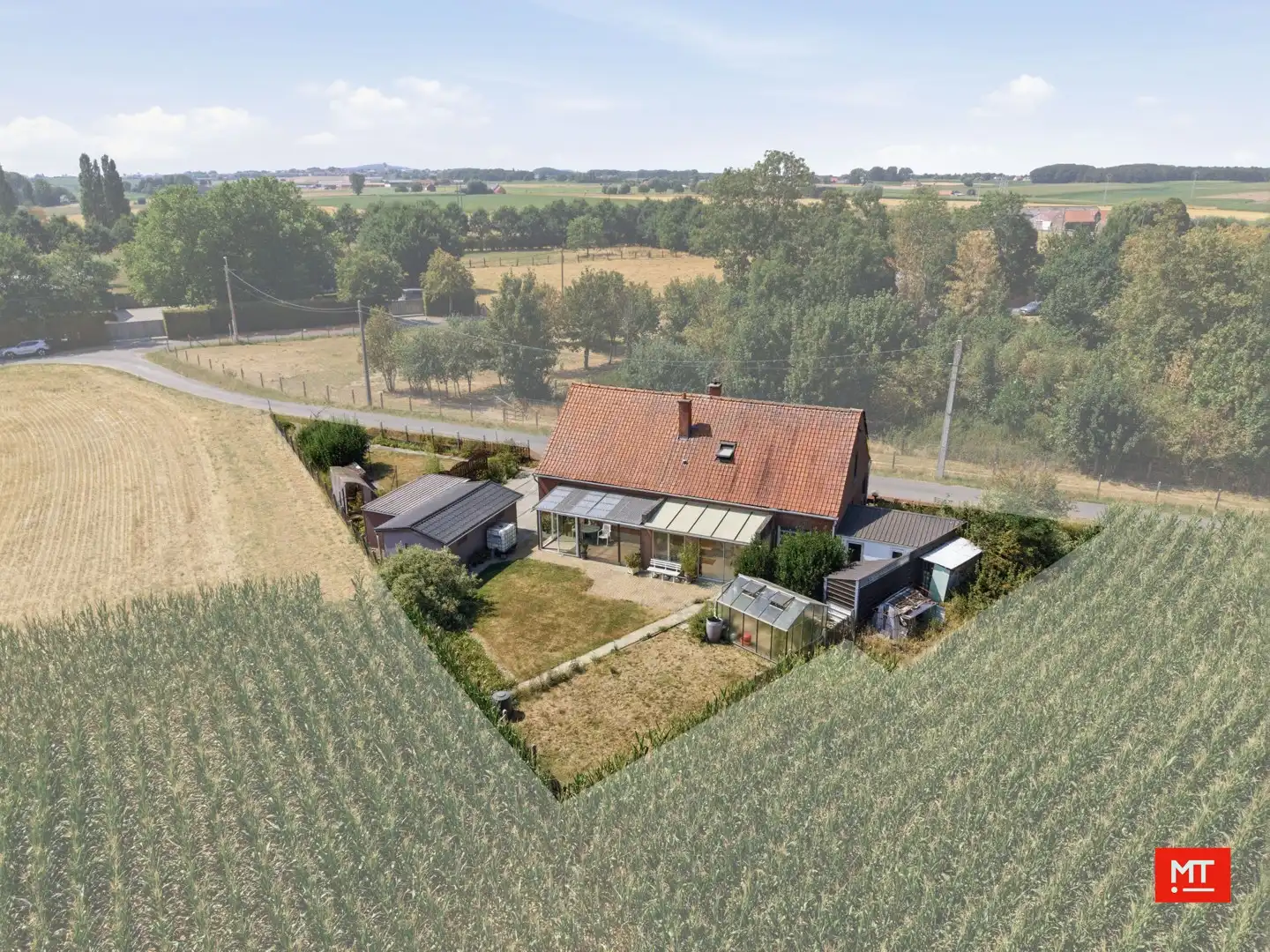 Te renoveren alleenstaande woning op een landelijke locatie in Wijtschate foto 24