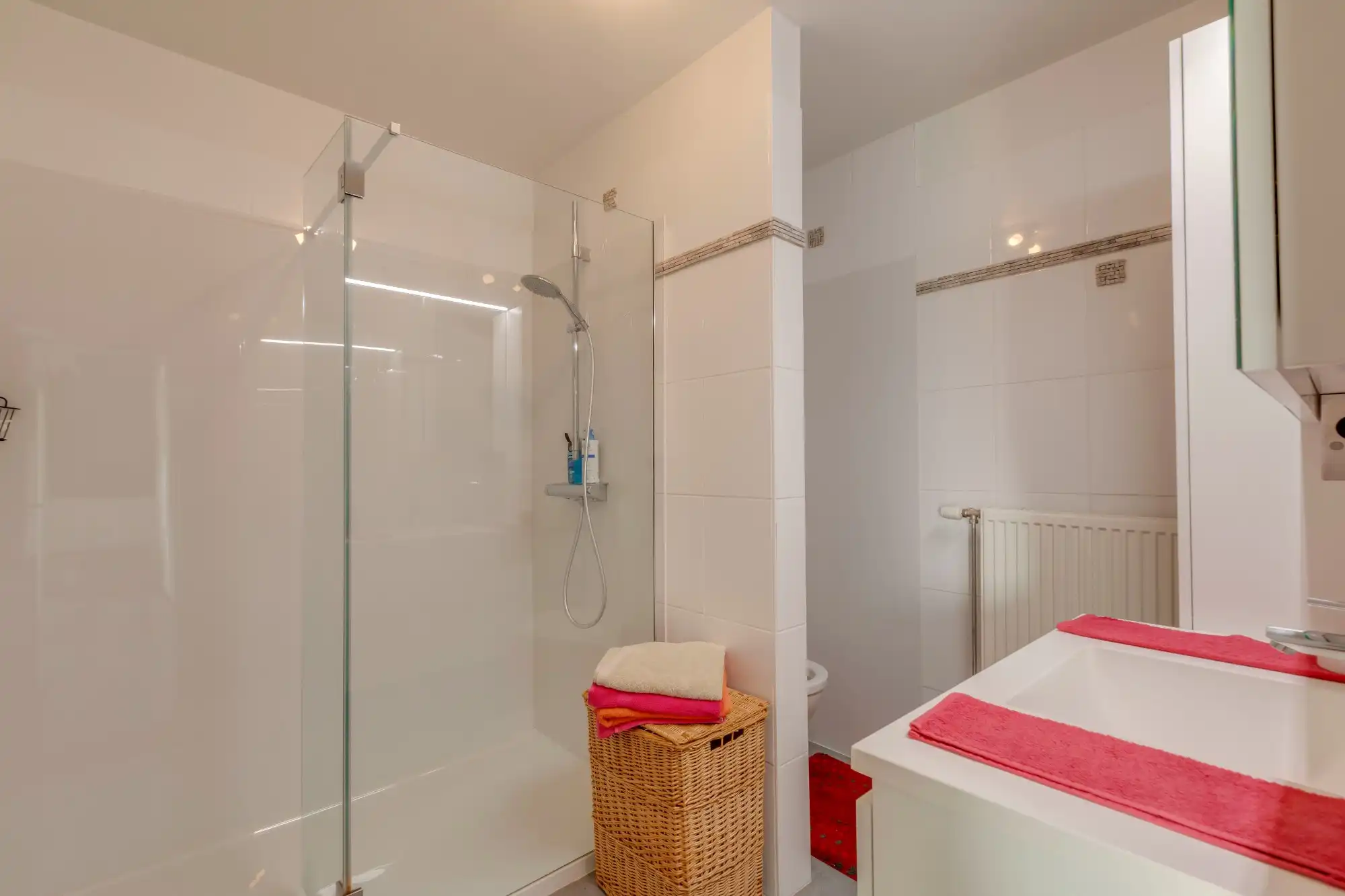 Zeer verzorgd interessant 3 slaapkamer appartement met autostaanplaats foto 16