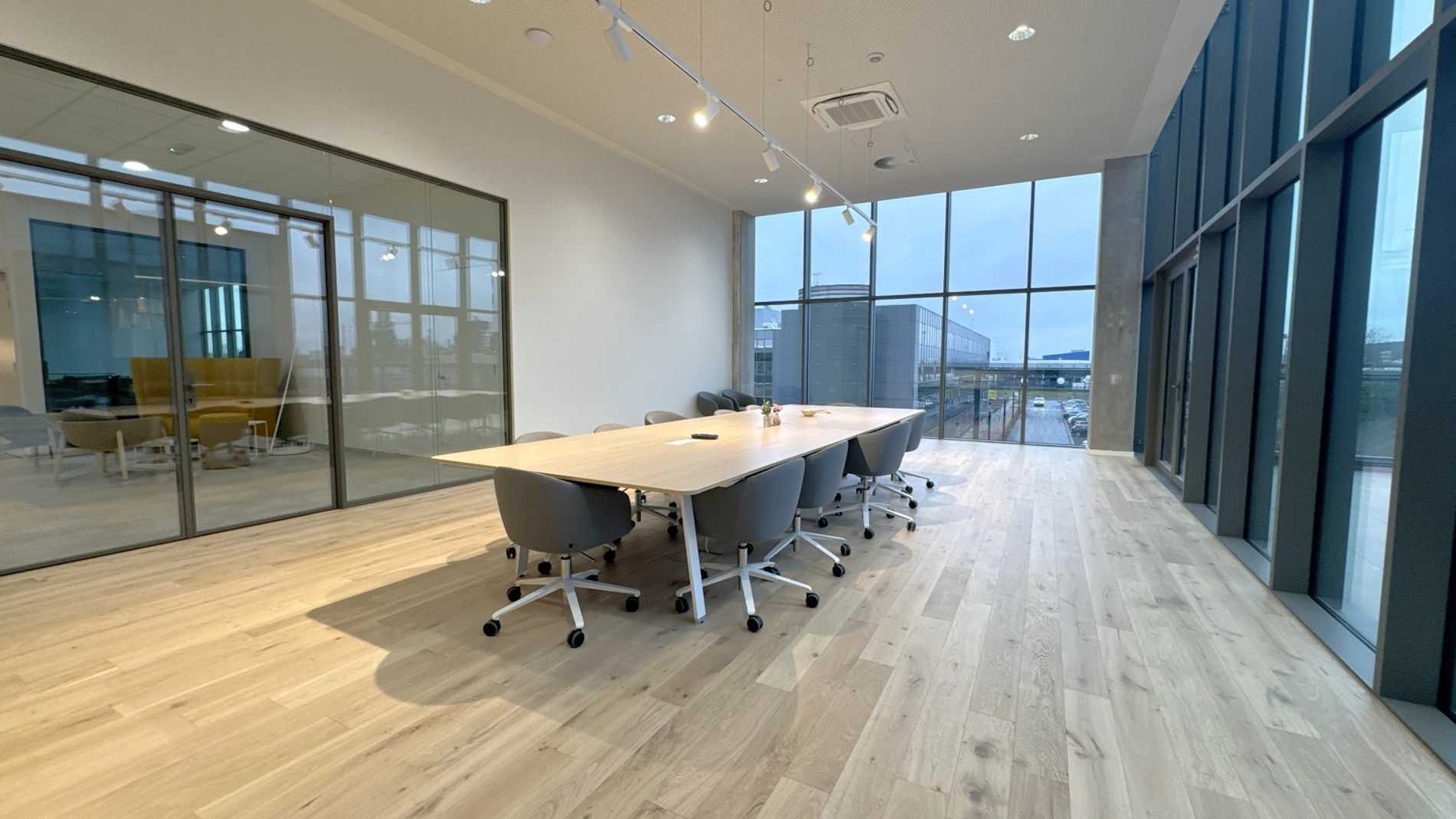 Nieuwbouw kantoor te huur aan E34 in Zwijndrecht foto 3