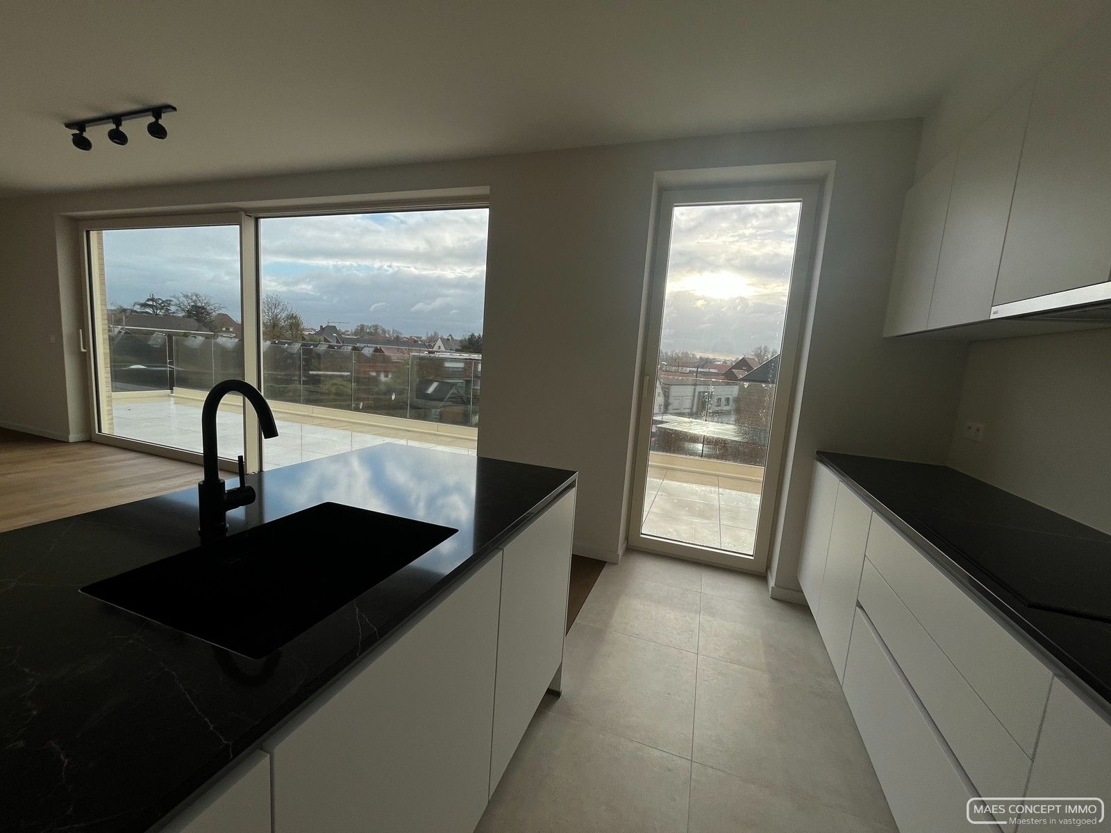 Prachtige penthouse te huur met 2 slaapkamers, terras voor- en achteraan in Vichte foto 7