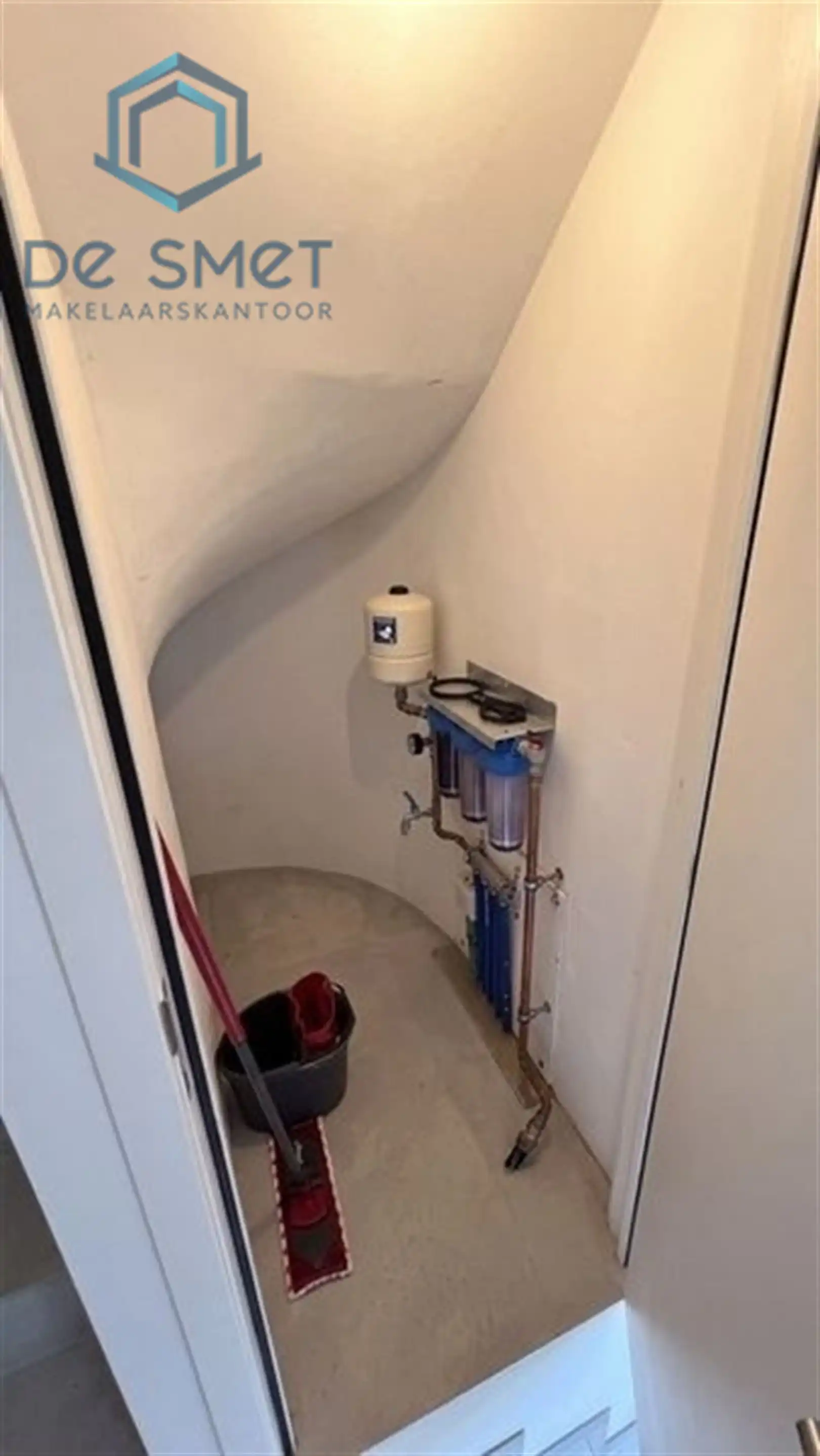INSTAPKLAAR DAKAPPARTEMENT MET 2 SLAAPKAMERS, ZONNEPANELEN & MOGELIJKHEID TOT EXTRA RUIMTE foto 5
