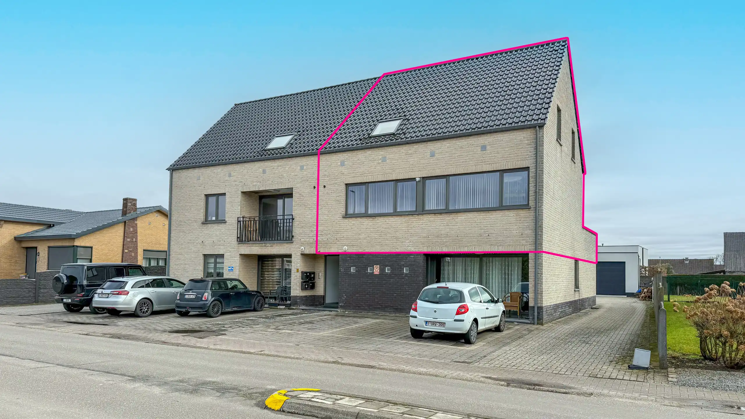 Ruim energiezuinig duplex appartement met 3 slaapkamers! foto {{pictureIndex}}