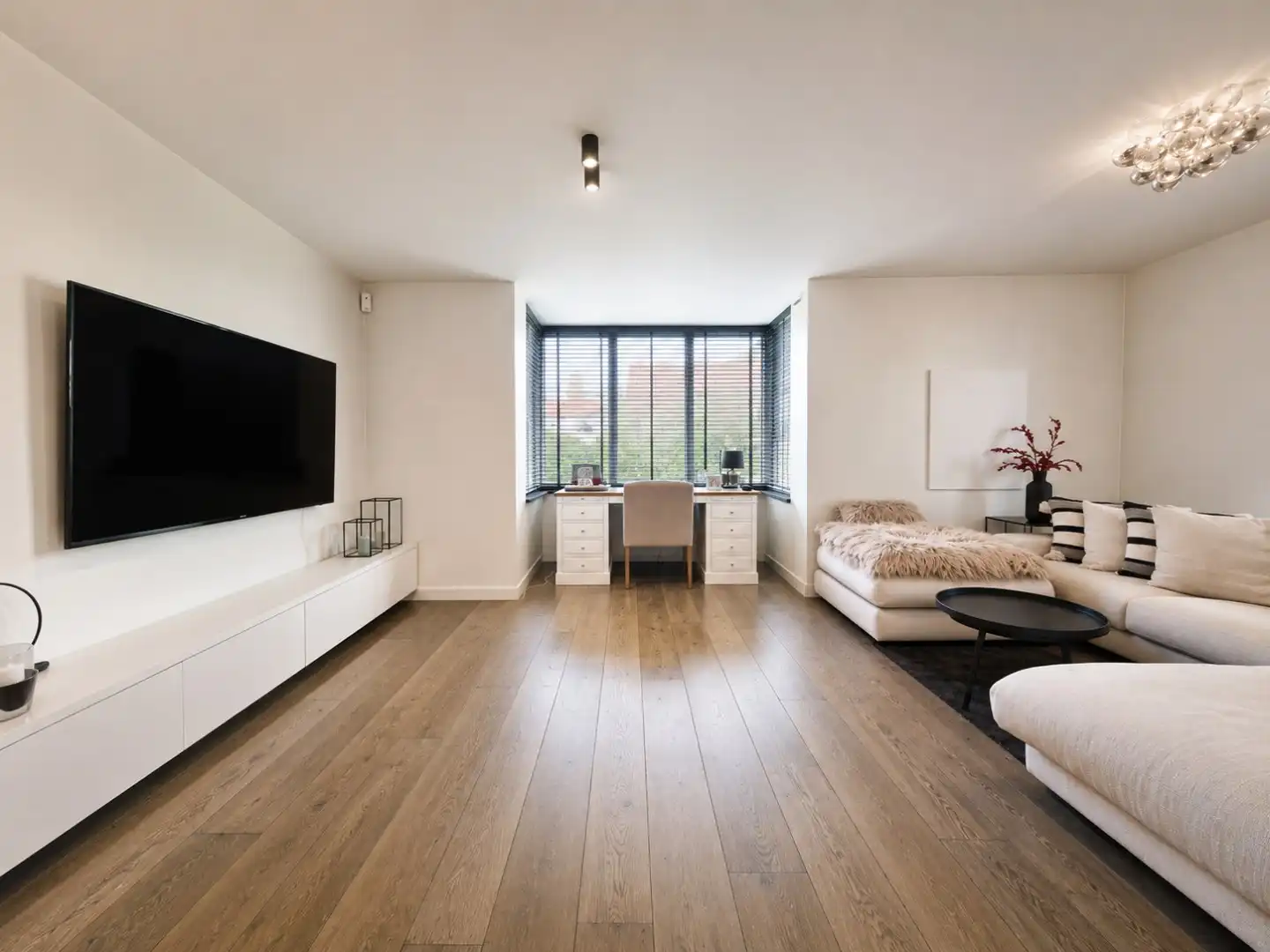 Uiterst charmante halfopen bebouwing met weidse zichten op een perceel van 2012m²  foto 9