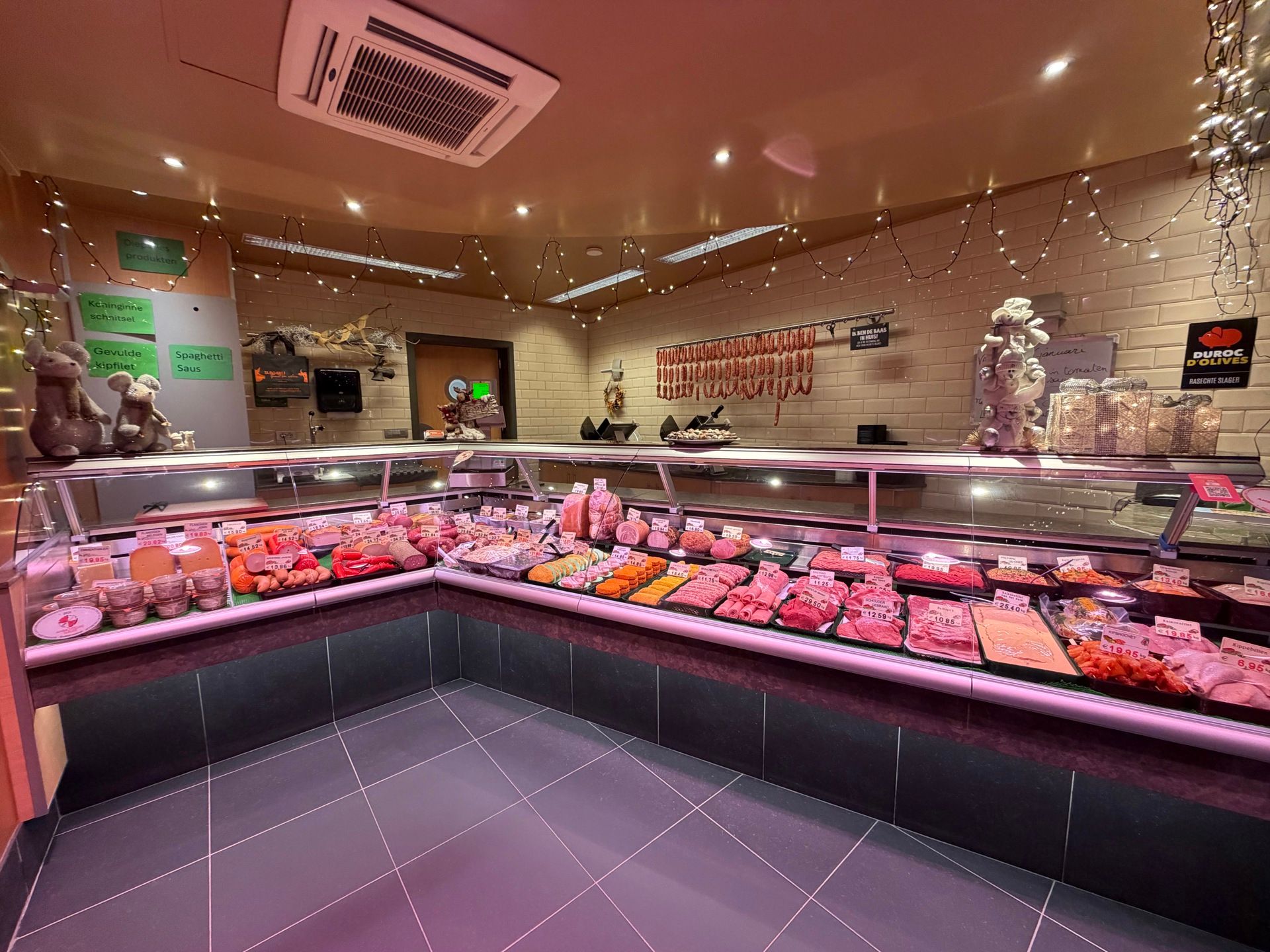 Topgelegen handelspand met woonst foto 7