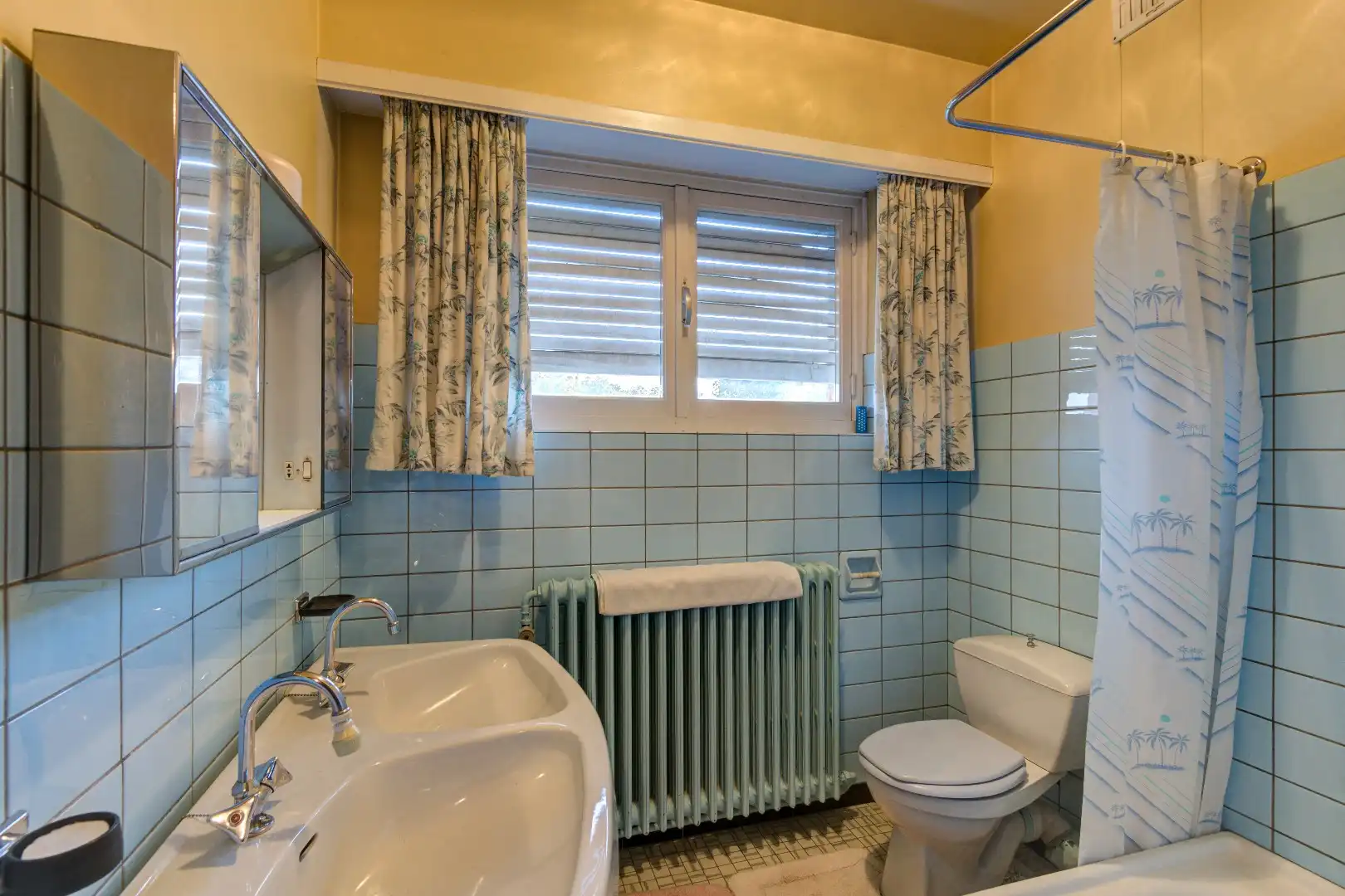 Ruim halfopen woning, 5 slaapkamers en grote tuin foto 12