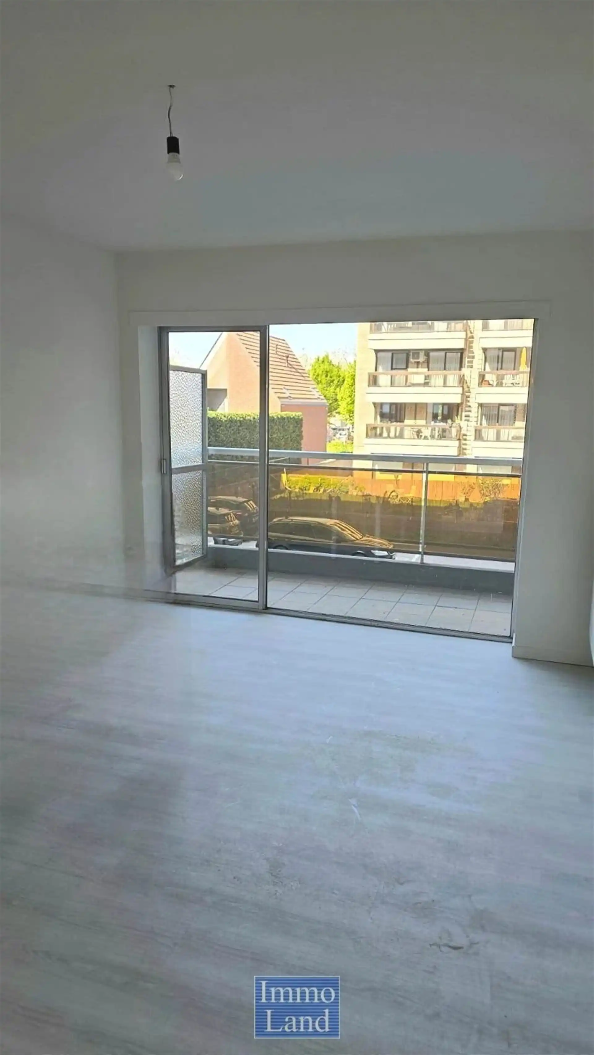 Modern appartement met 2 terrassen gelegen met aan het Sint Katarinaplein. (Meer info op www.immoland.com)  foto 13