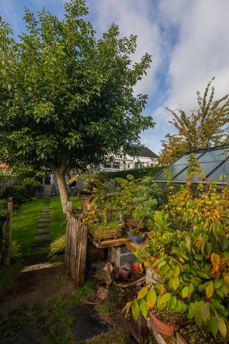 Residentieel gelegen, ruime woning met 3 slaapkamers, bureau, ruime garage, gezellige tuin...(zonnepanelen, thuisbatterij, energielabel C...) foto 26