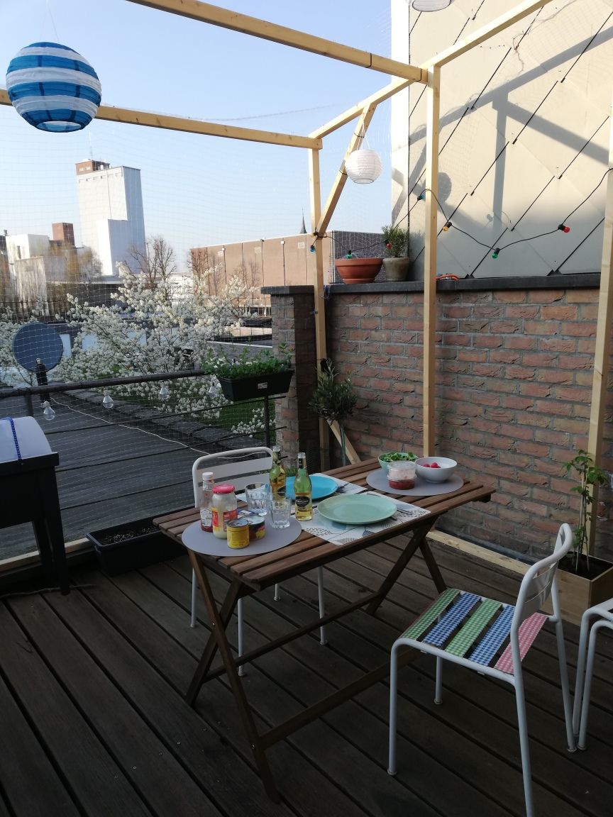 Gezellig, tof duplex-appartement met zonneterras 12m2 in centrum Deinze foto {{pictureIndex}}