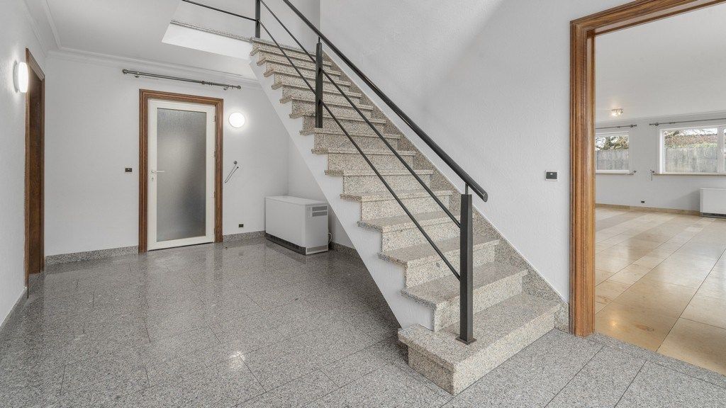 Bedrijfspand met optioneel woonst te huur in Dikkelvenne foto 8