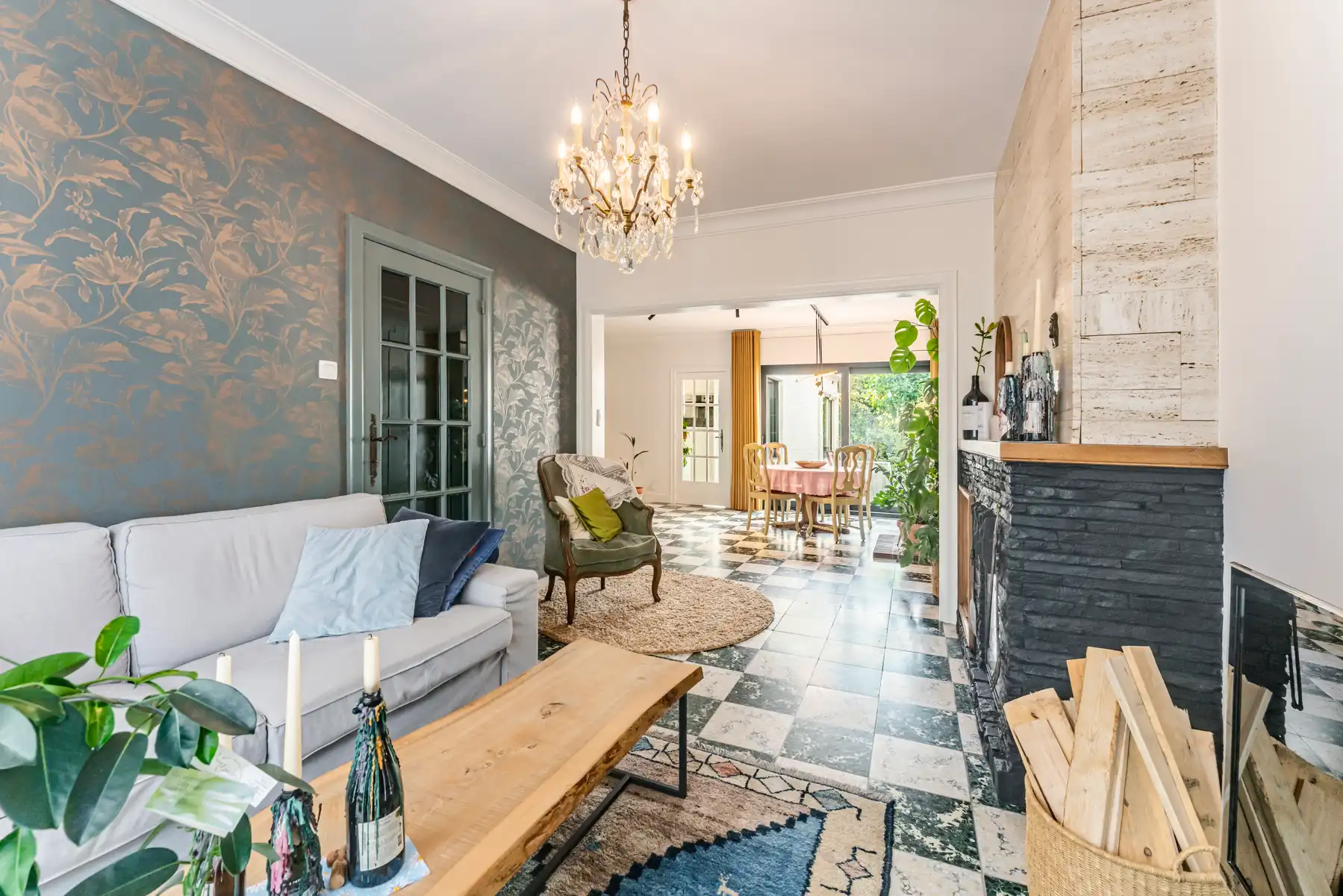 Stijlvol gerenoveerde woning, 3 slaapkamers en zonnige tuin foto {{pictureIndex}}
