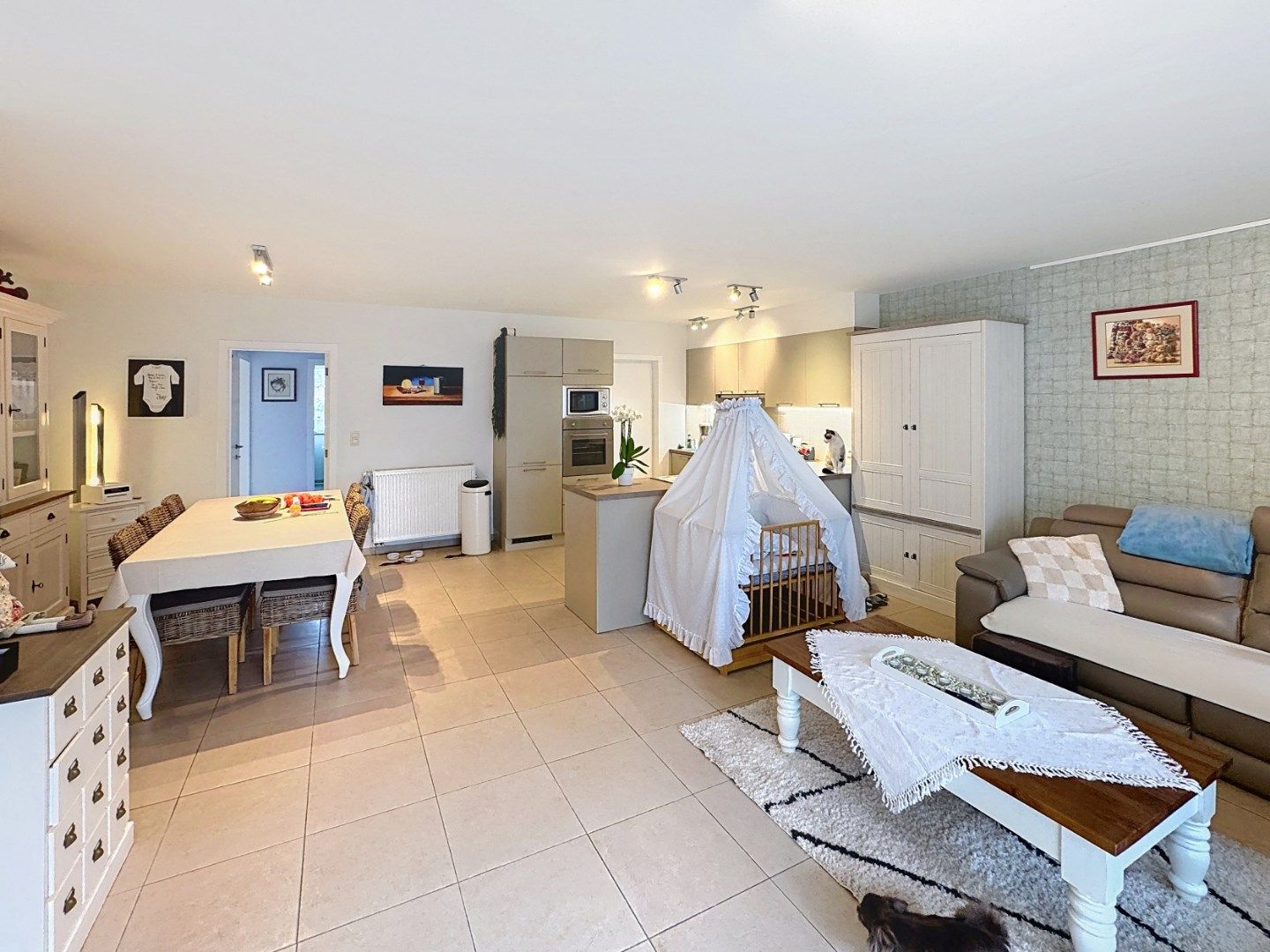 Ruim gelijkvloers appartement op uiterst centrale ligging foto 3