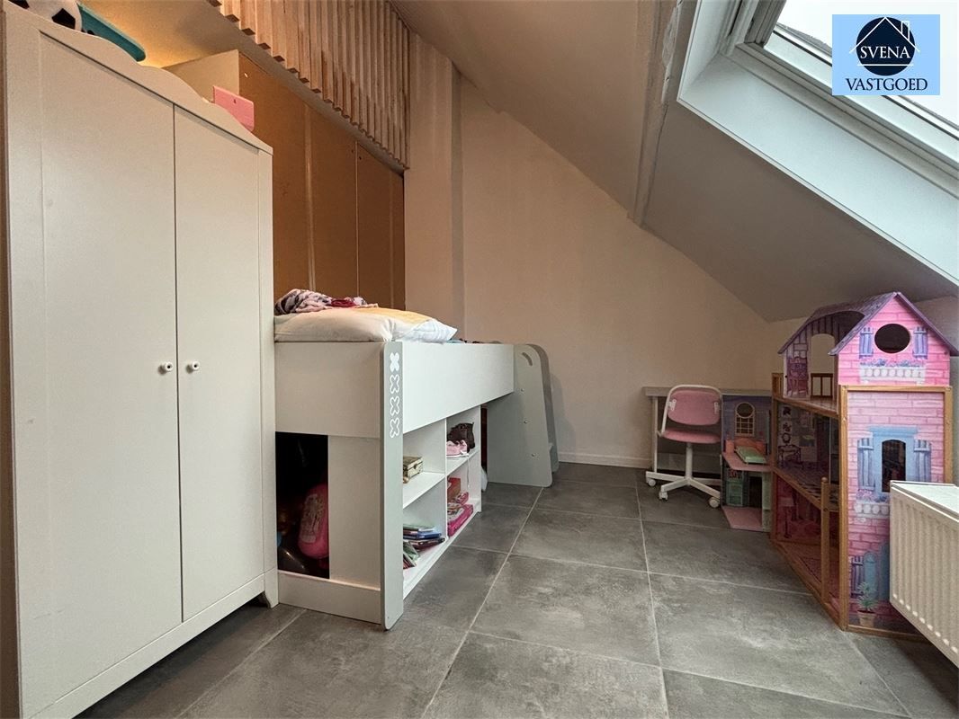 VOLLEDIG GERENOVEERDE WONING MET 3 SLAAPKAMERS EN TERRAS foto 10