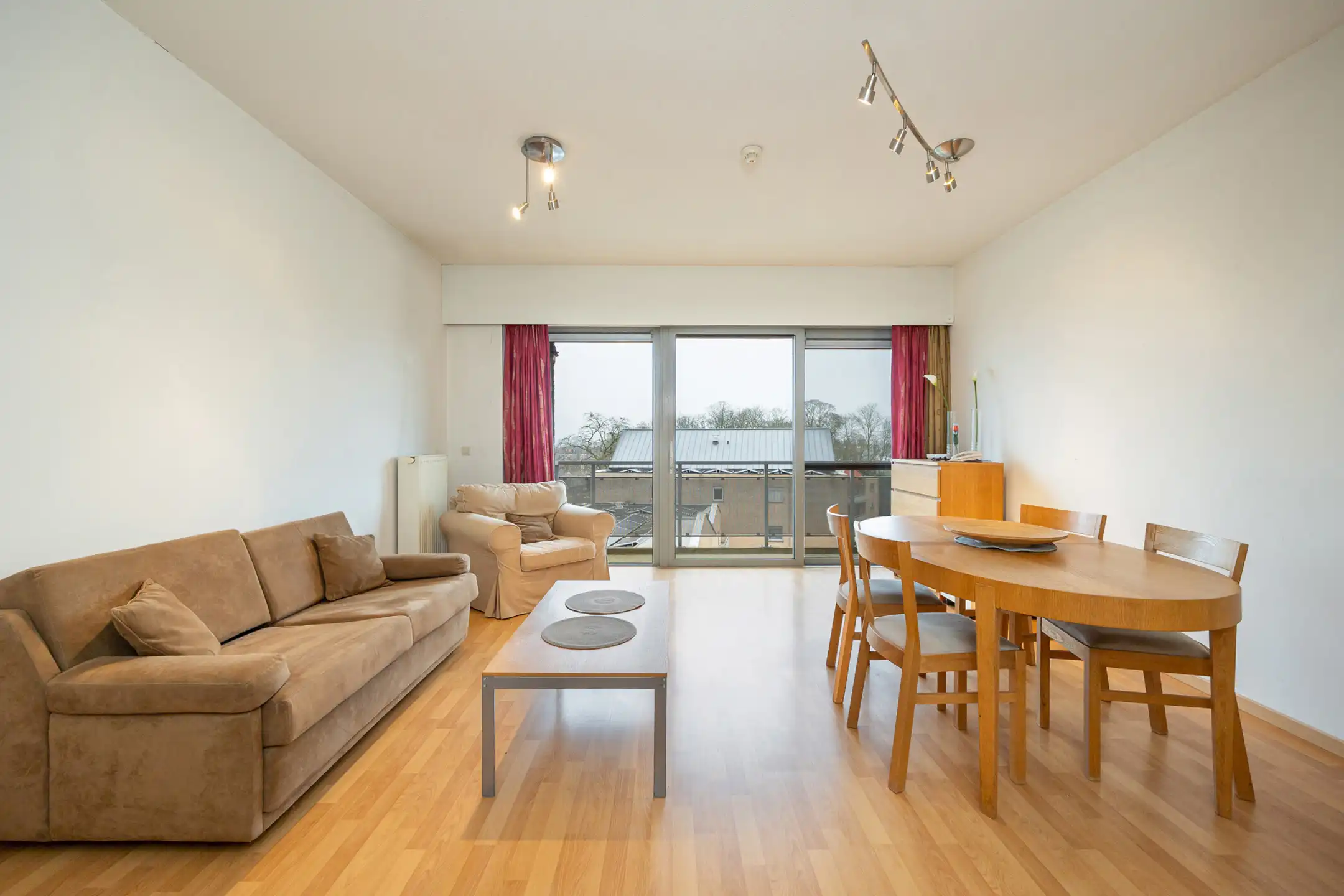 BEVEREN - Erkende assistentiewoning in hartje Beveren  foto 2