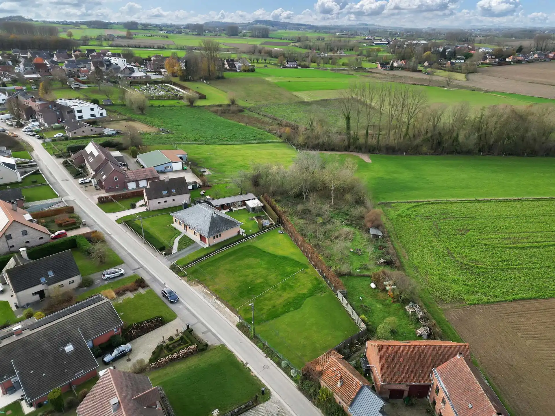 Perceel grond voor open bebouwing op 3a 67ca foto 3